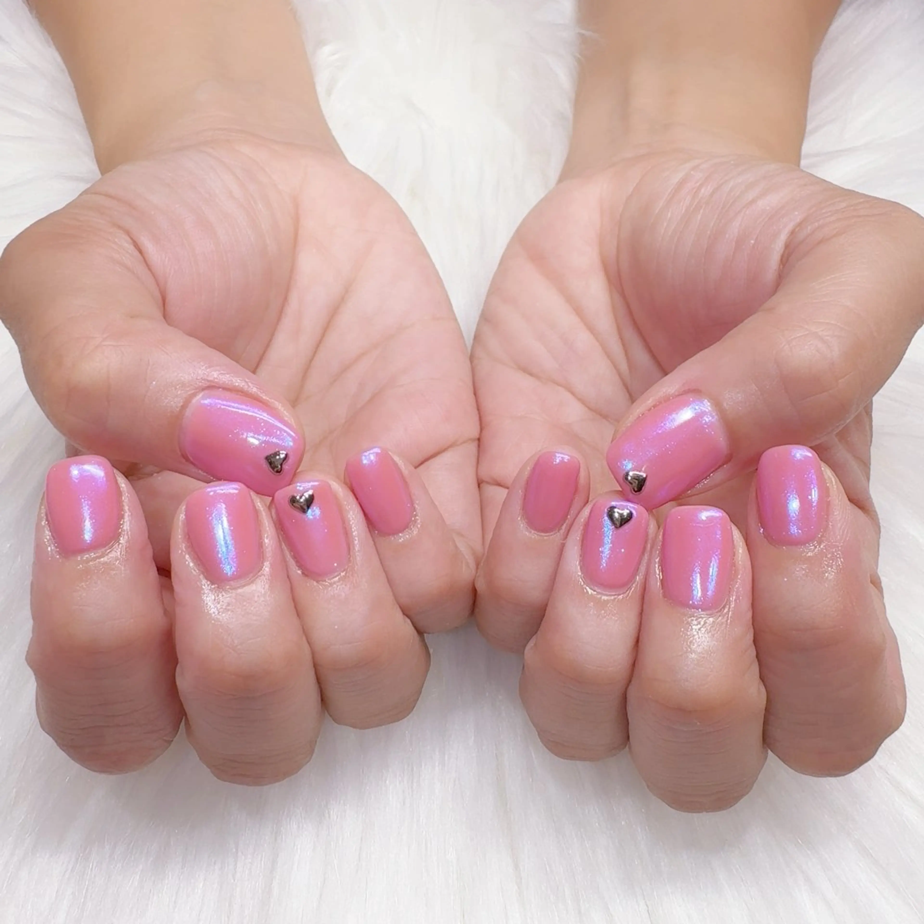 ネイル オーロラネイル ピンク ハンドネイル 小野澤 紗智のネイルデザイン