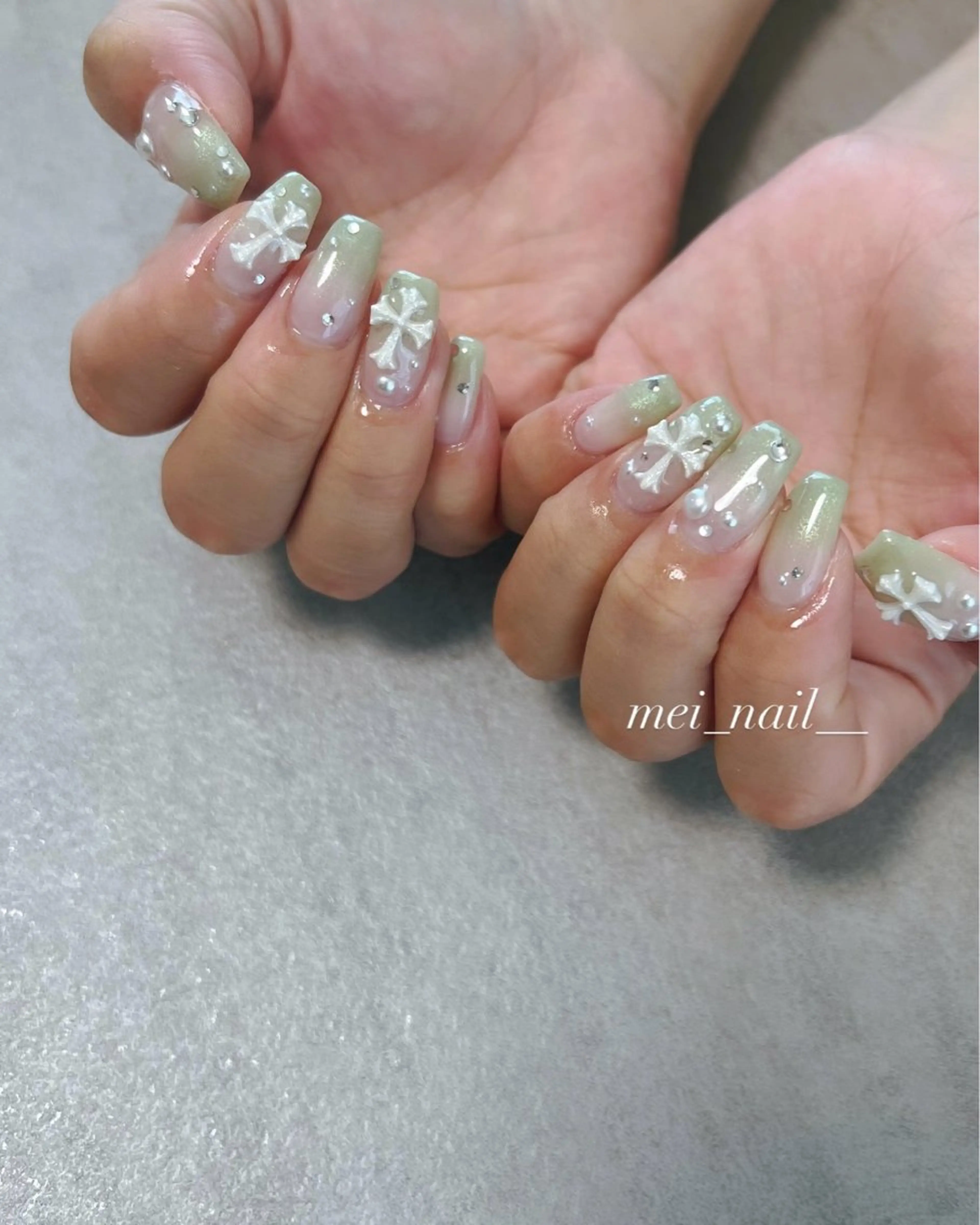 ネイル est nail所属・永山 芽生子のネイルデザイン