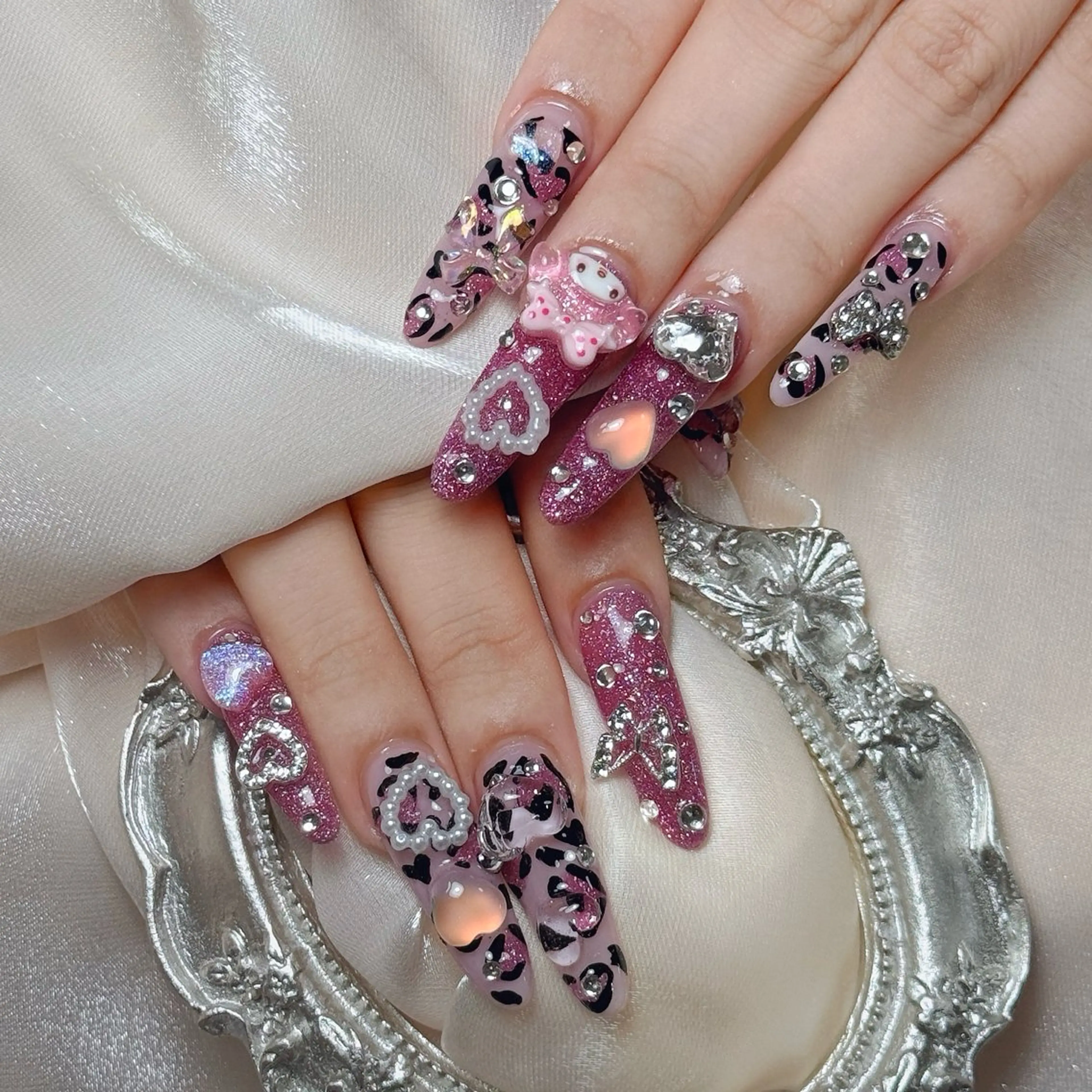 ネイル マギー ネイル🦋のネイルデザイン