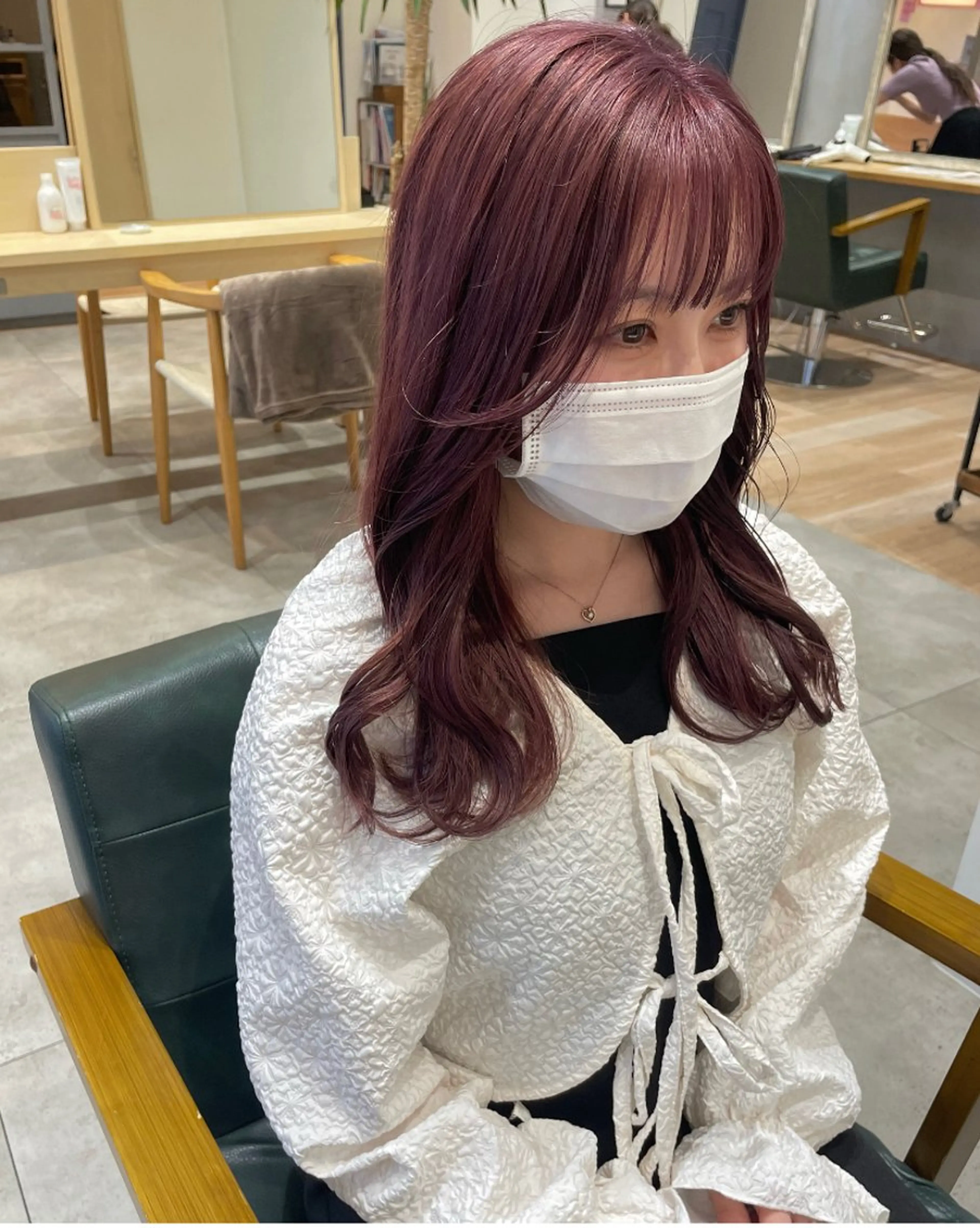 カラー 石田 菜月のヘアスタイル