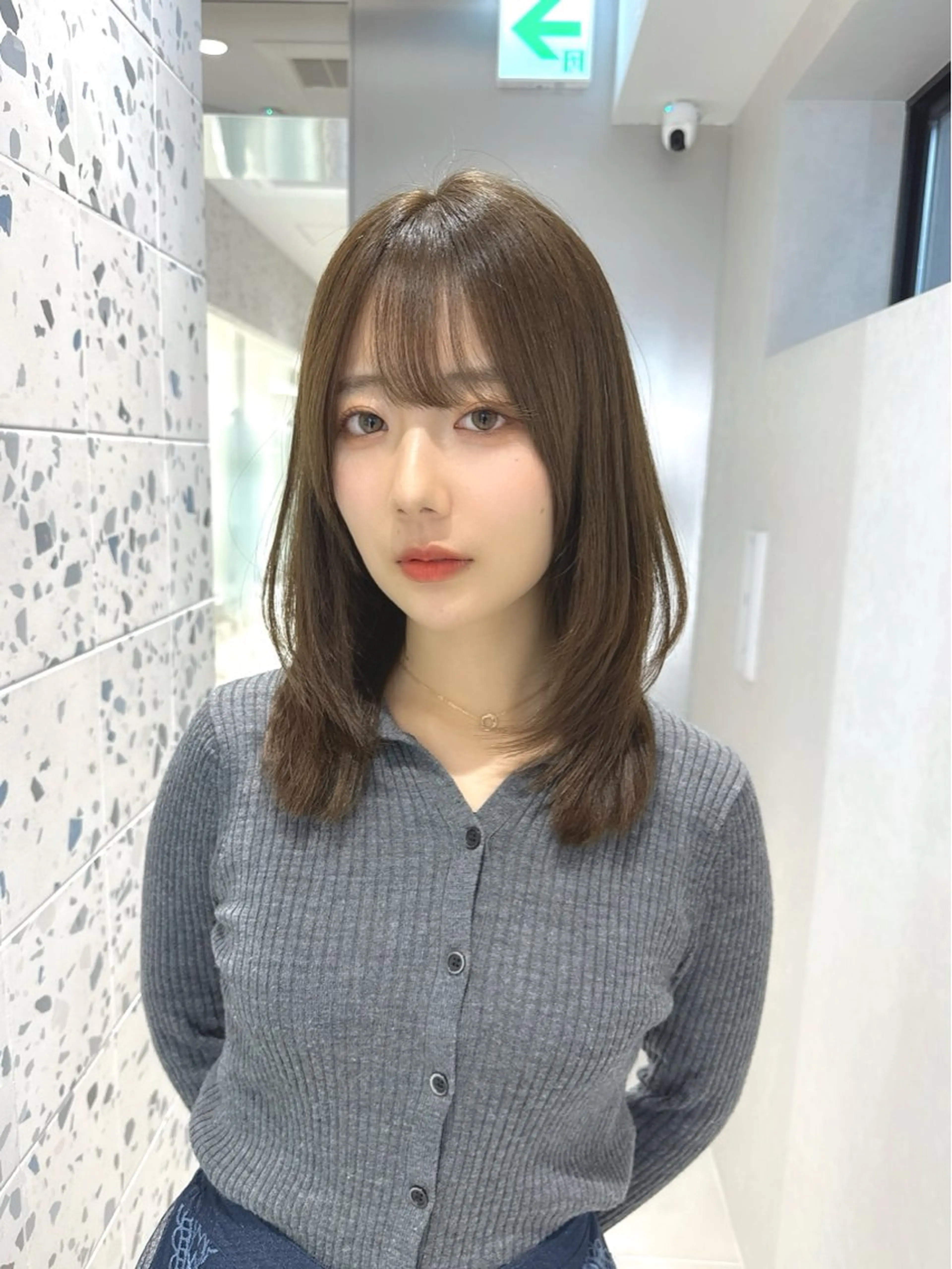 前髪縮毛+前髪カット+顔周りカット+後れ毛カットの写真