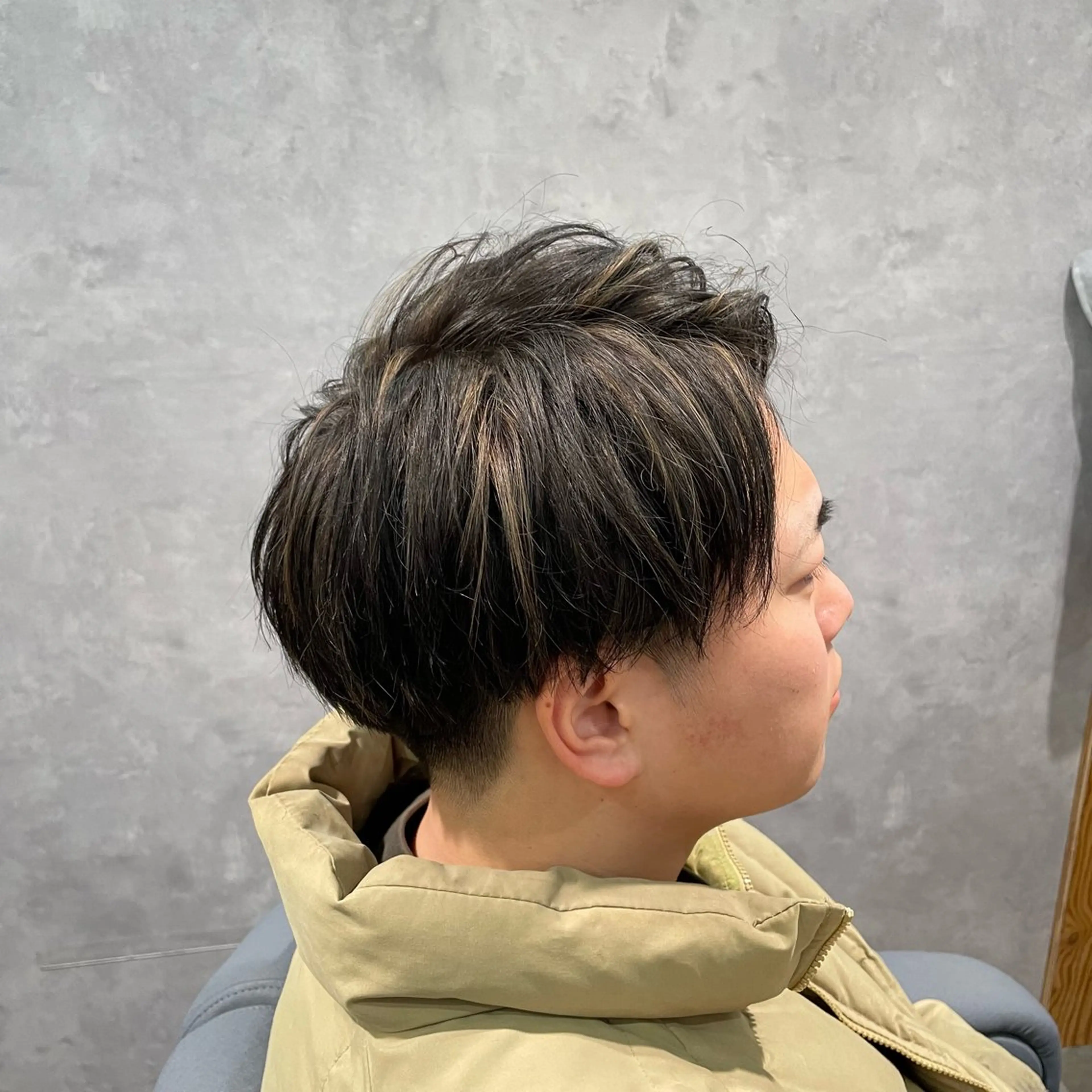 ショート カラー メンズ 黒岩 梨沙のヘアスタイル