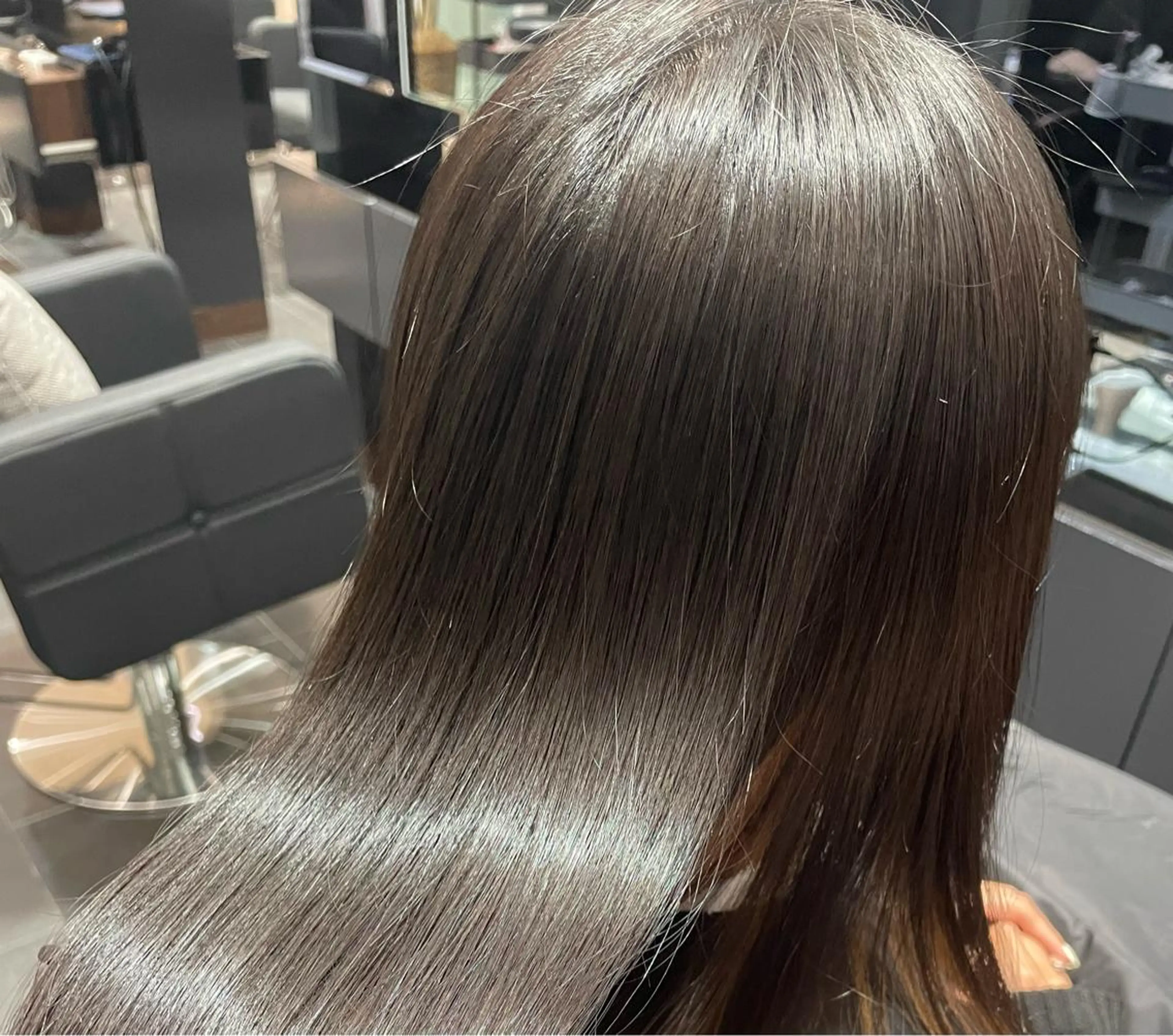 ロング カラー パーマ アッシュ ベージュカラー グレージュ インナーカラー 髪質改善 salowin神戸三宮suite所属・工藤 貫多のヘアスタイル