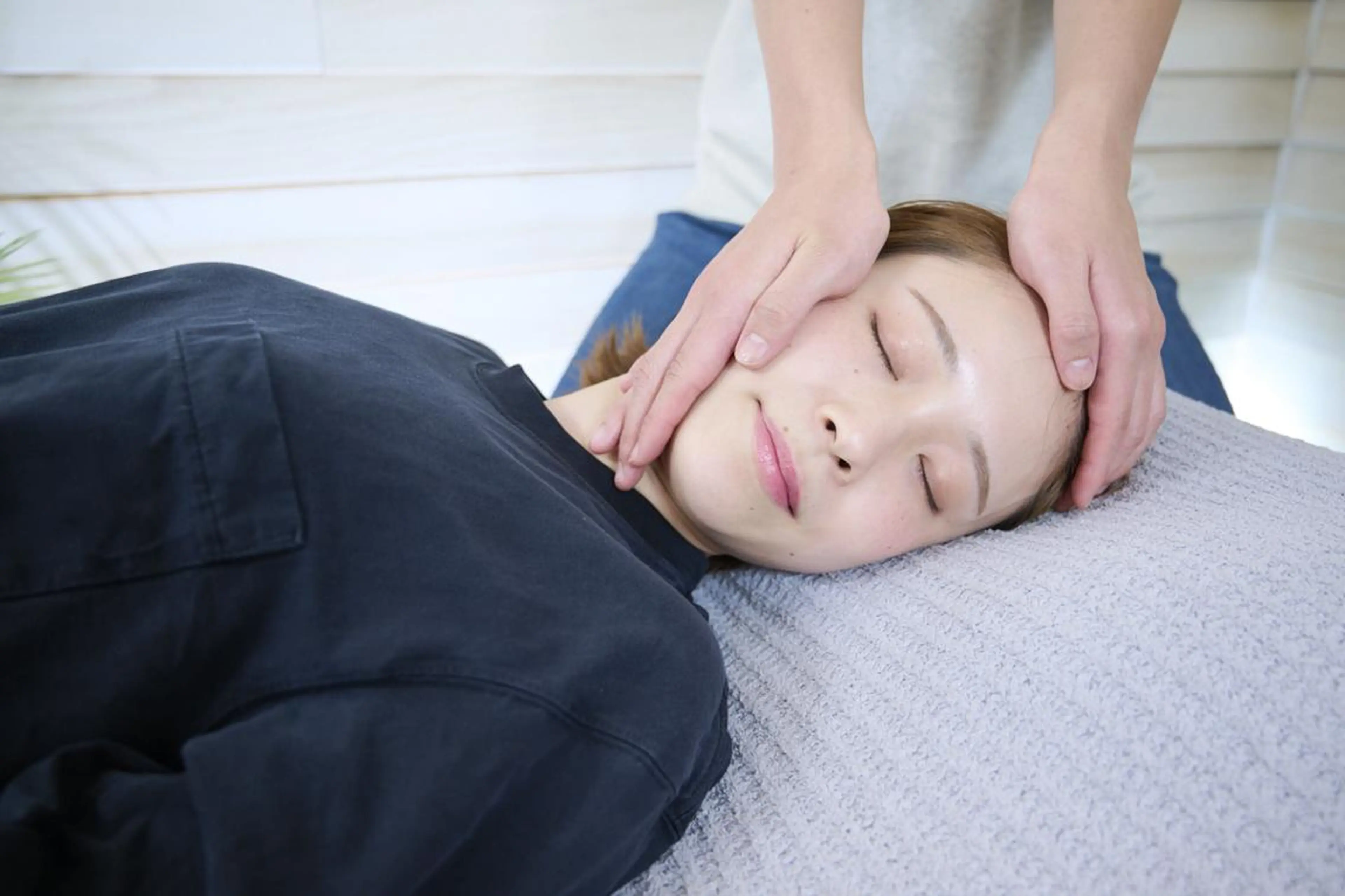 美容整体師力也 姿勢/小顔/目黒のエステ・リラクイメージ