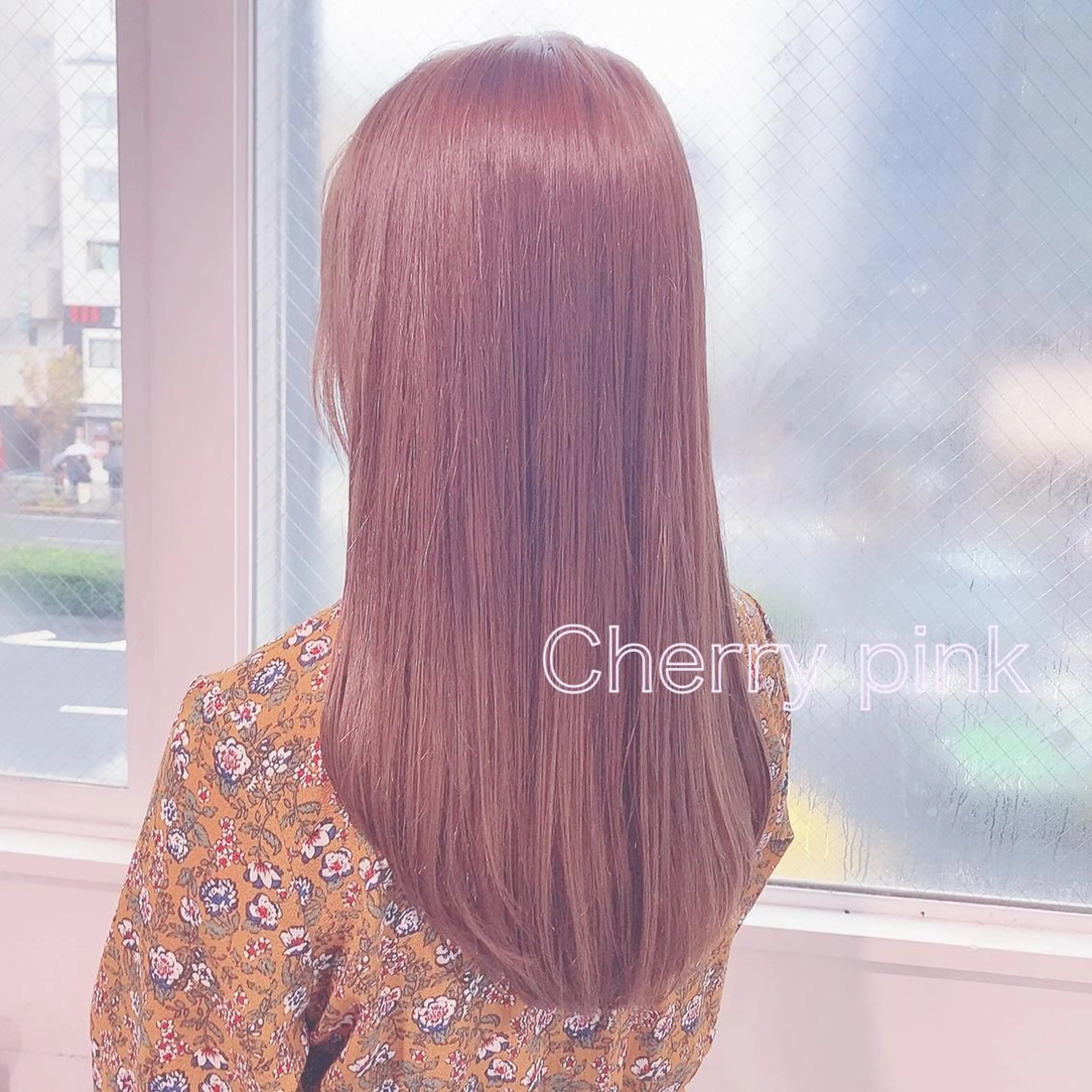ロング カラー パーマ ヘアアレンジ カット ヘアカラー トリートメント ヘッドスパ ヘアセット 韓国レイヤー🕊️ 柔らかベージュ🧸のヘアスタイル