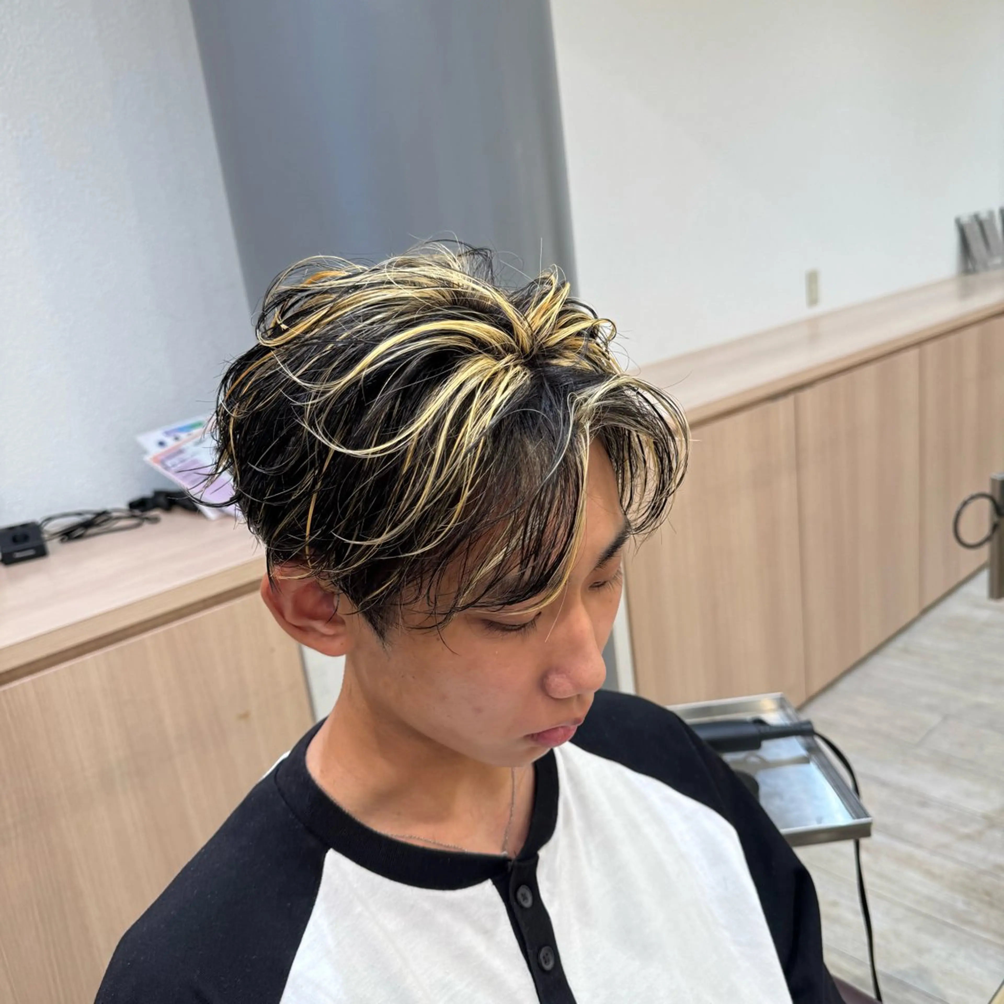 メンズカット＋ハイライトの写真