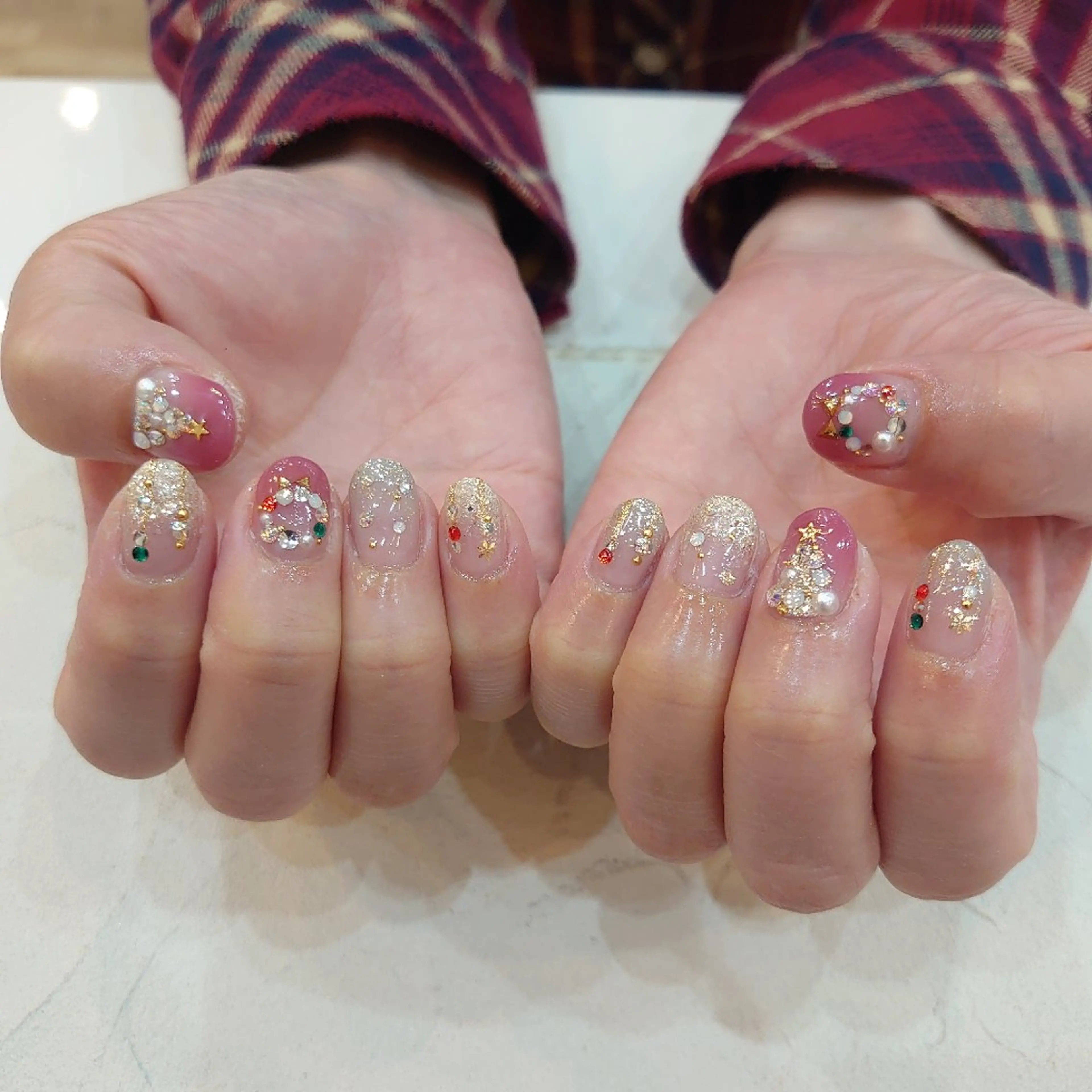 ネイル グラデーション 冬ネイル クリスマス ハンドネイル Bianca TANAKAのネイルデザイン