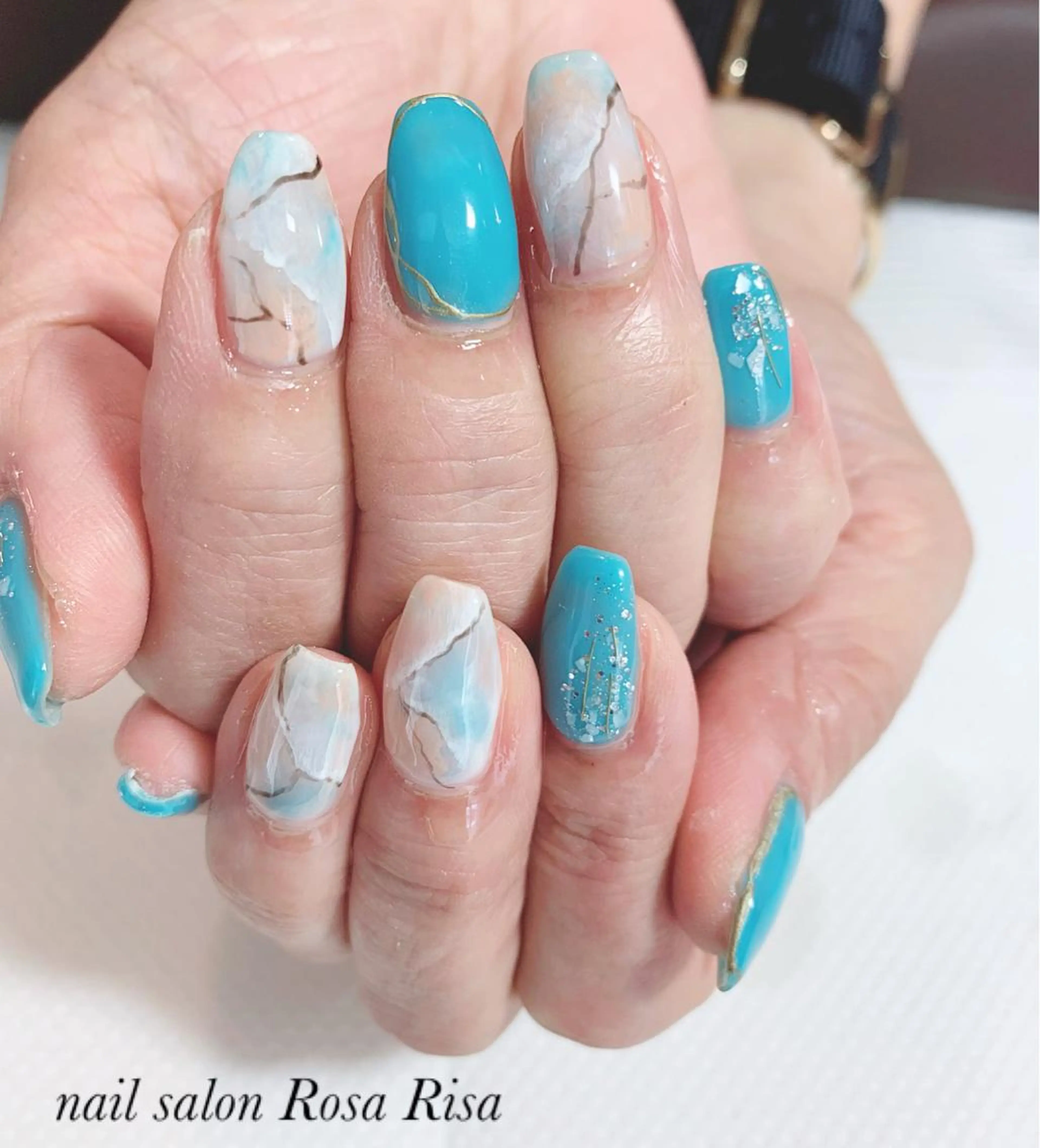 ミディアム ネイル ブルー 大理石ネイル(マーブル) ハンドネイル ネイルスタジオ シェイクユアハンズのネイルデザイン