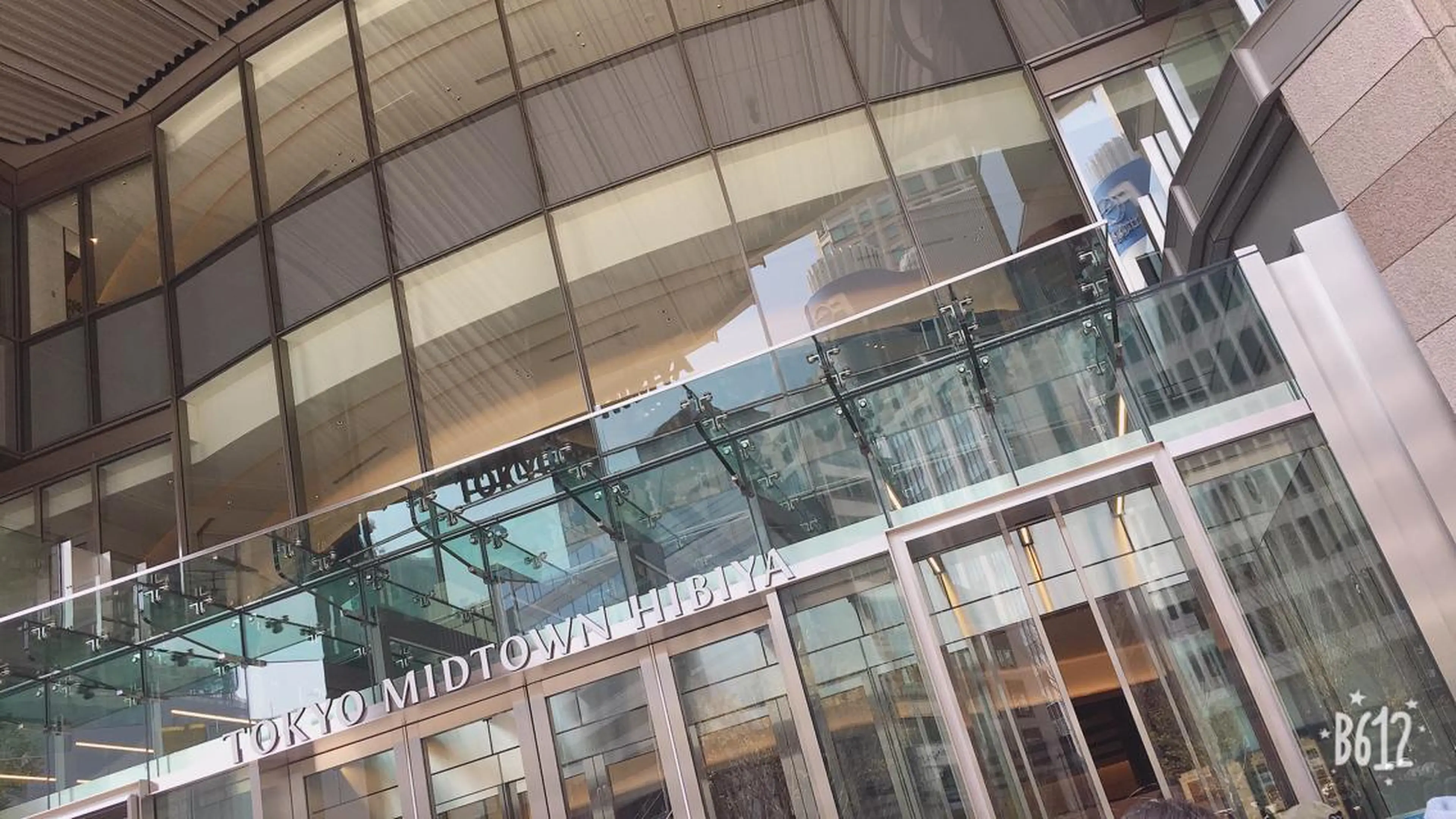 ミディアム カラー パーマ ヘアアレンジ メンズ キッズ ネイル マツエク・マツパ アニメ,Vオタク× 即効痩せエステサロンのエステ・リラクイメージ