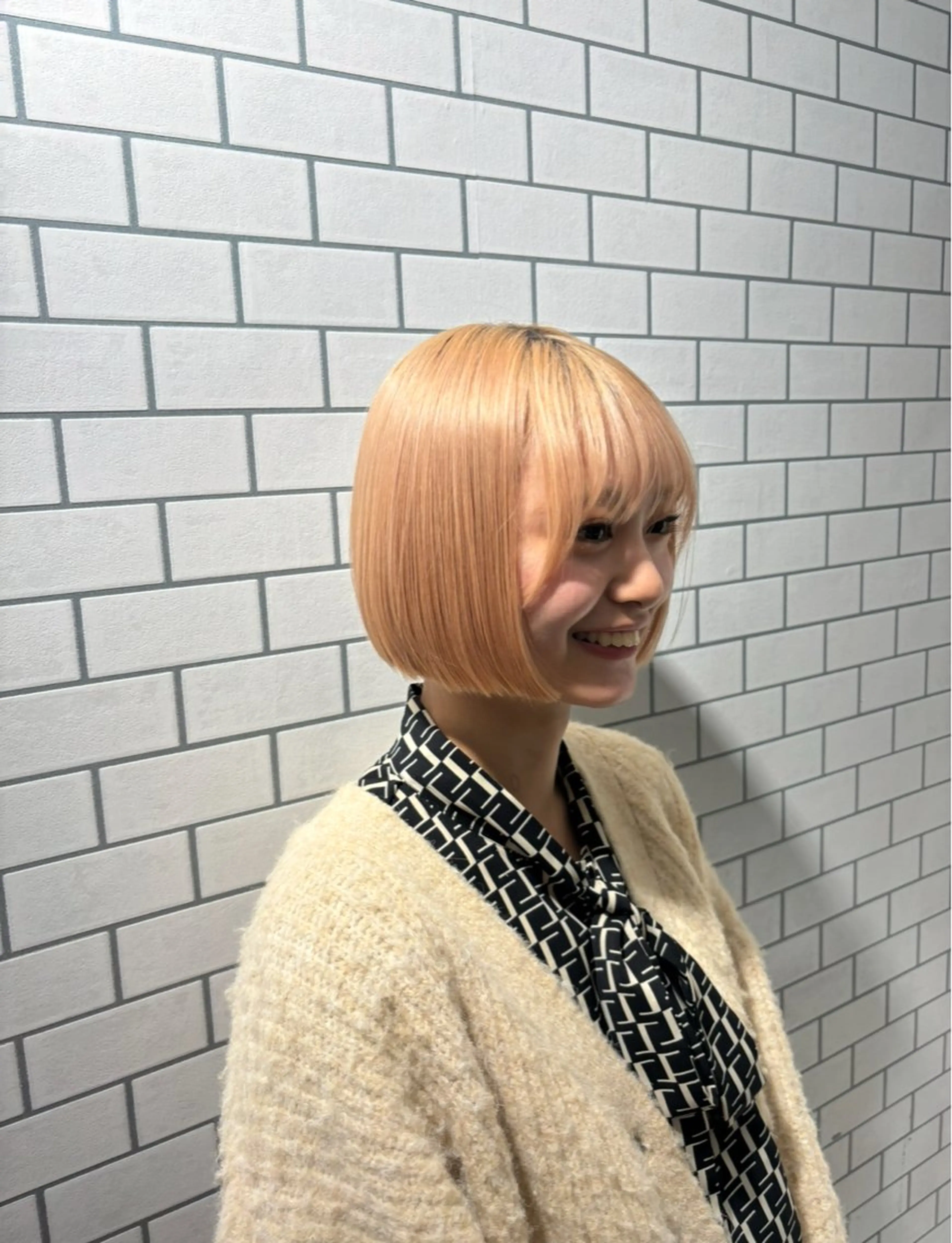 ハイトーン／ボブ RIN🌐のヘアスタイル