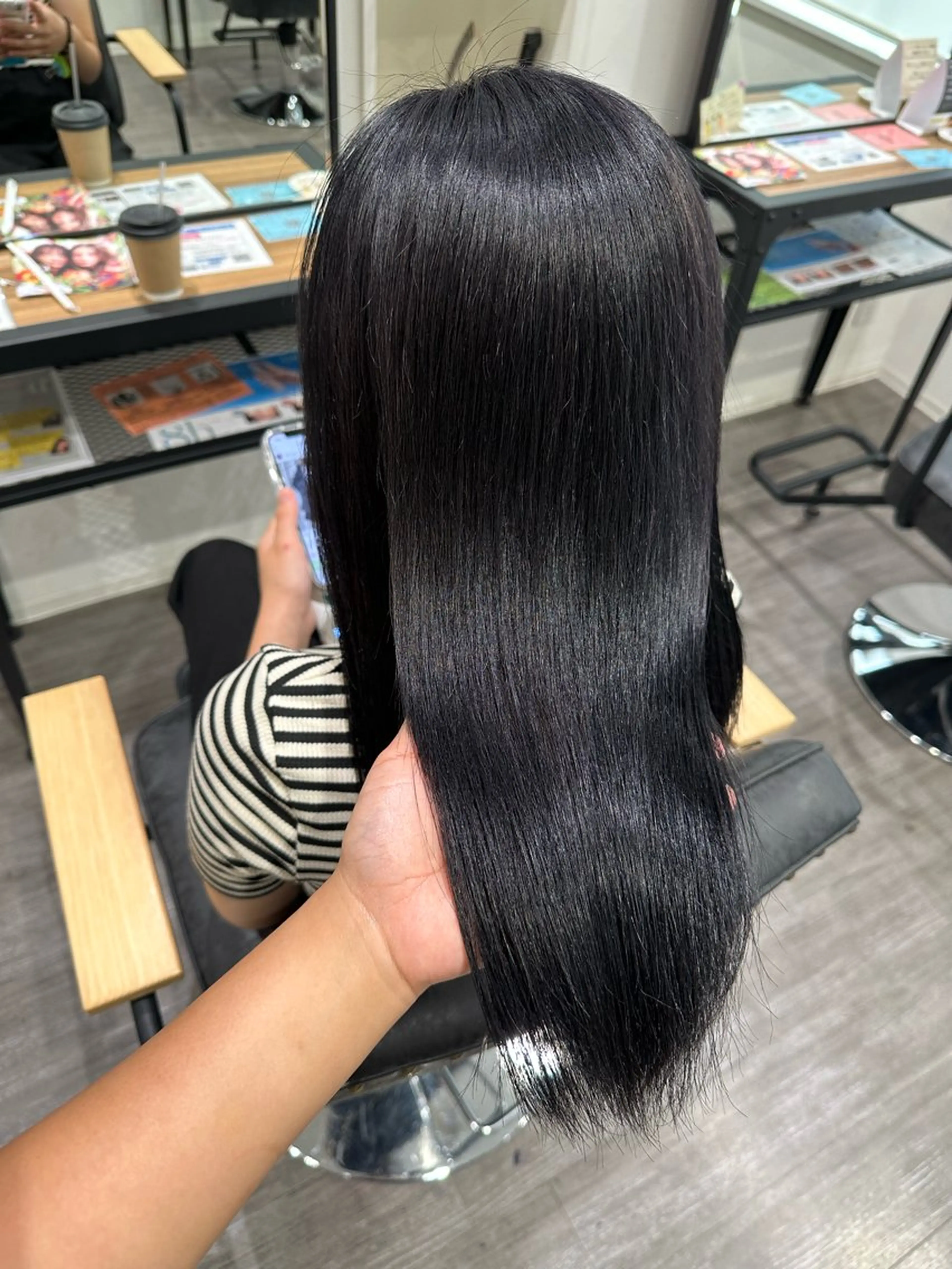 セミロング カラー 黒髪 ブルーカラー ブルーブラック ヘアカラー トリートメント 艶髪レイヤー上田 紗也🇰🇷💗のヘアスタイル