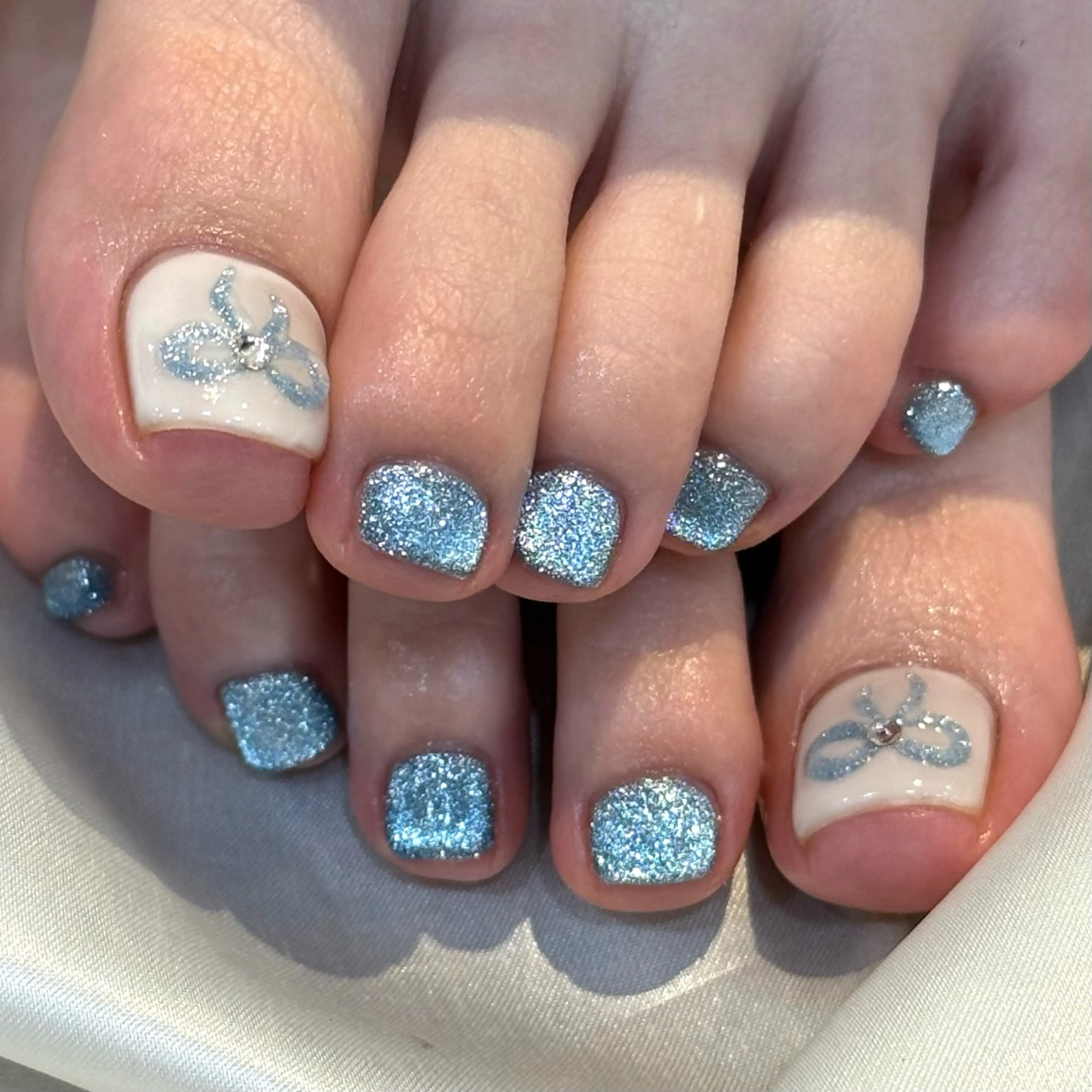 ネイル フラッシュネイル フラッシュマグ ぷっくりネイル リボン Ray nail natsu🎀のネイルデザイン