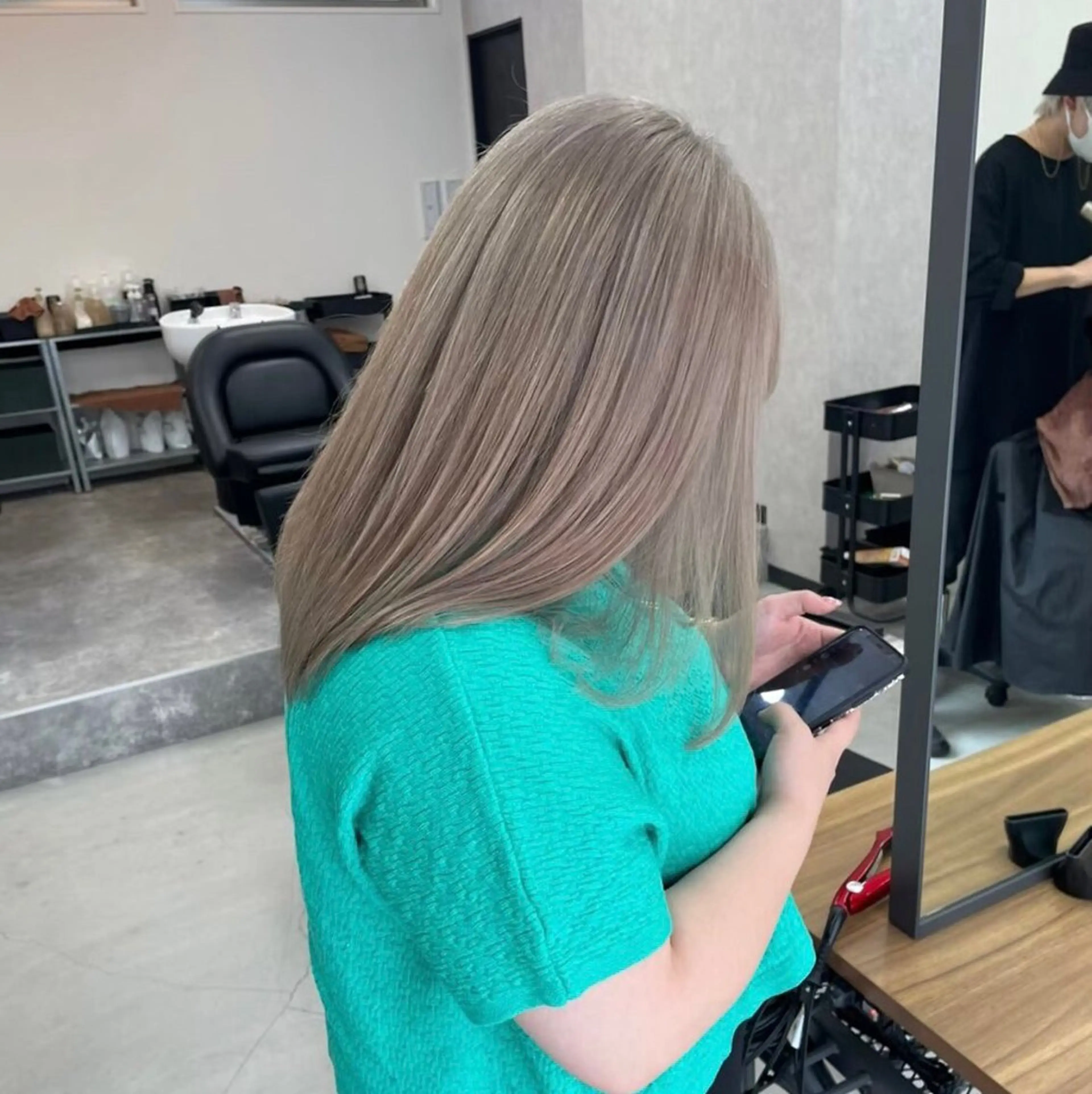 ロング カラー ヘアアレンジ アディクシーカラー バレイヤージュ ベージュカラー 黒髪 ブリーチ 江坂エリア最安値◎ ブリーチ*土田のヘアスタイル
