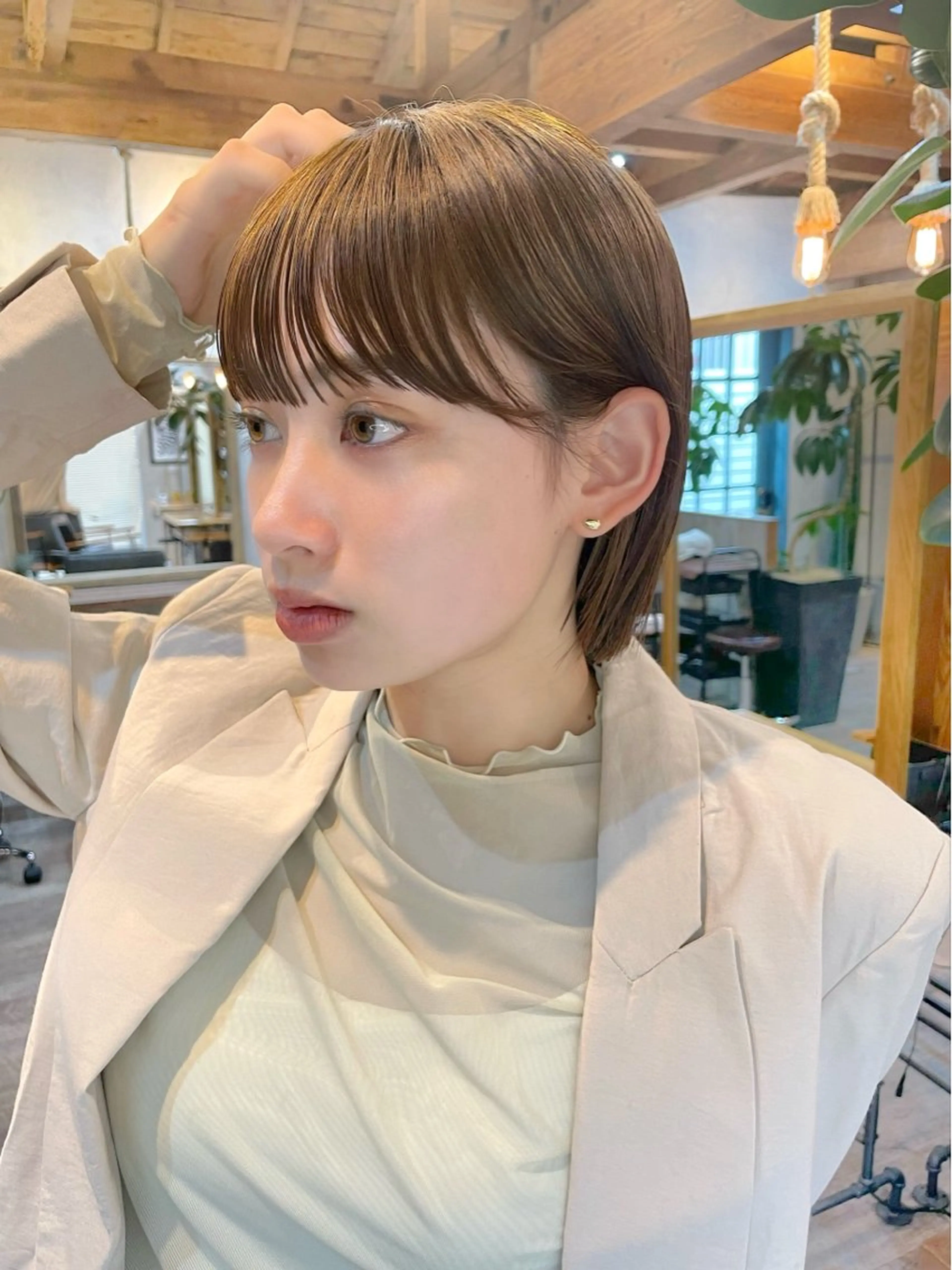 ショート カラー 切りっぱなしボブ ボブレイヤー ボブ くびれヘア 顔まわりレイヤー カット ヘアカラー 結べるレイヤーボブ くびれLady表参道のヘアスタイル