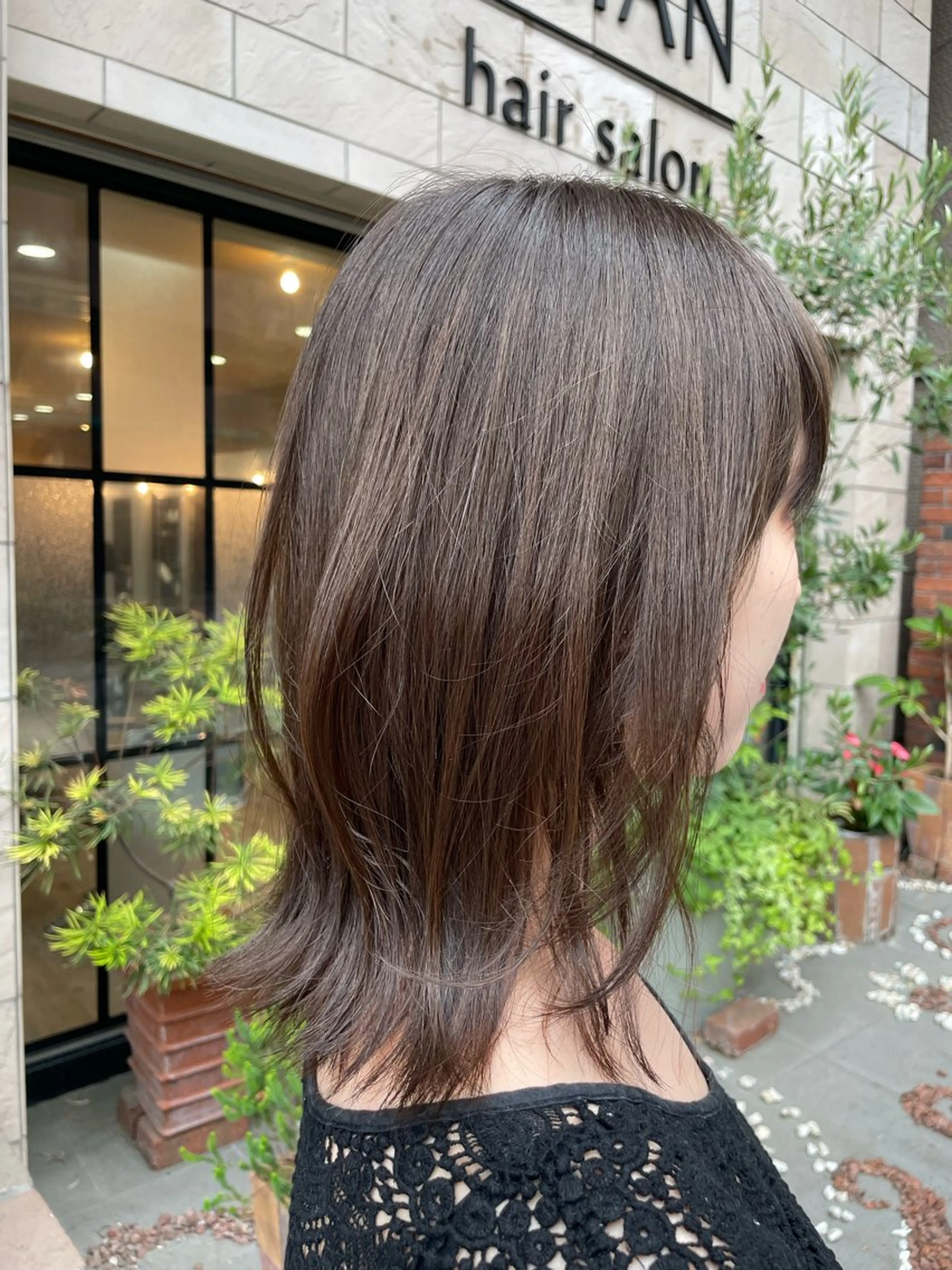 セミロング カラー ベージュカラー ブリーチ 透明感カラー ブリーチなしカラー くびれヘア シアン八王子店所属・大人可愛い🧸 艶髪✨かおるのヘアスタイル