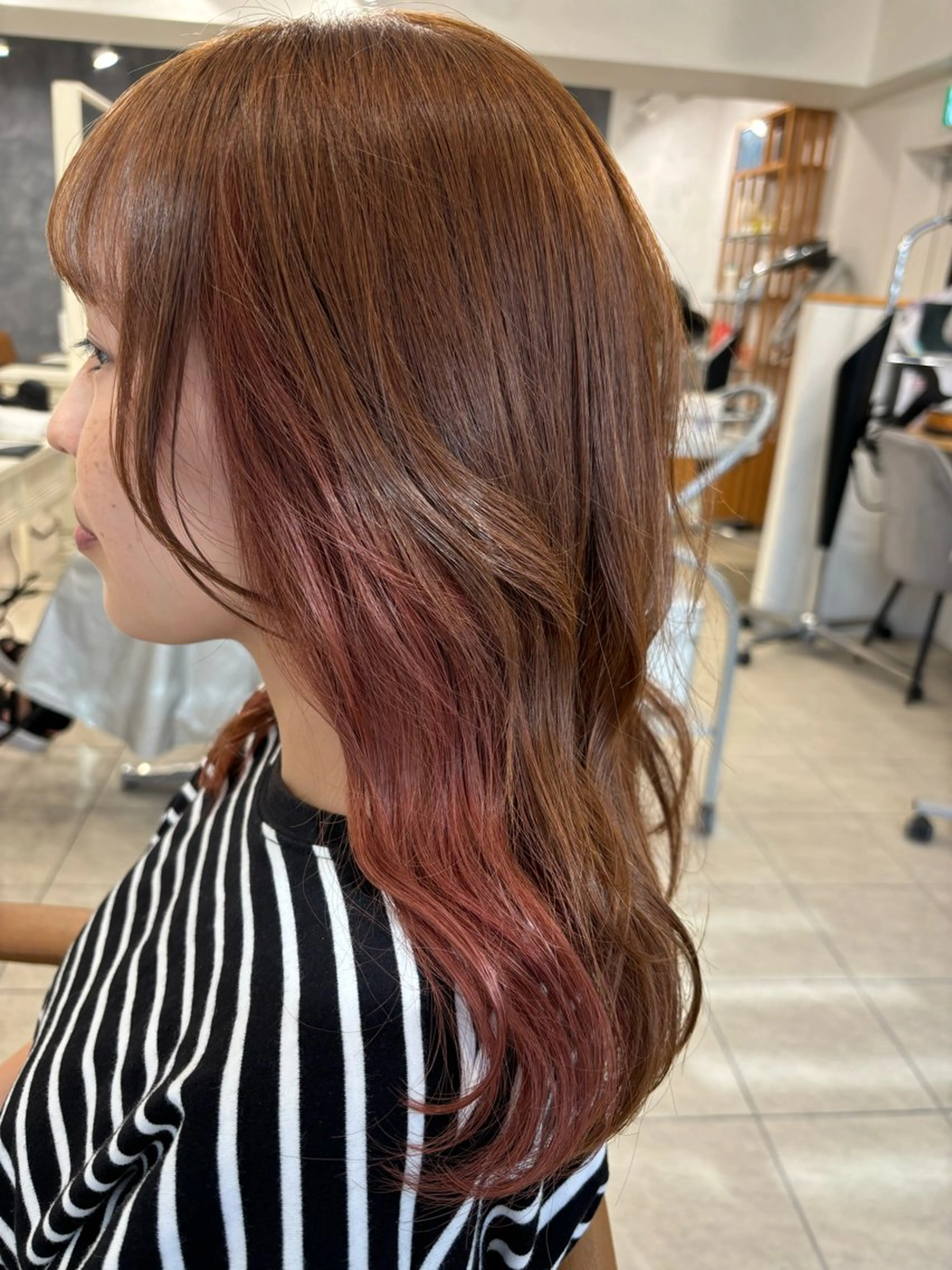 ミディアム カラー 工藤 沙羅のヘアスタイル