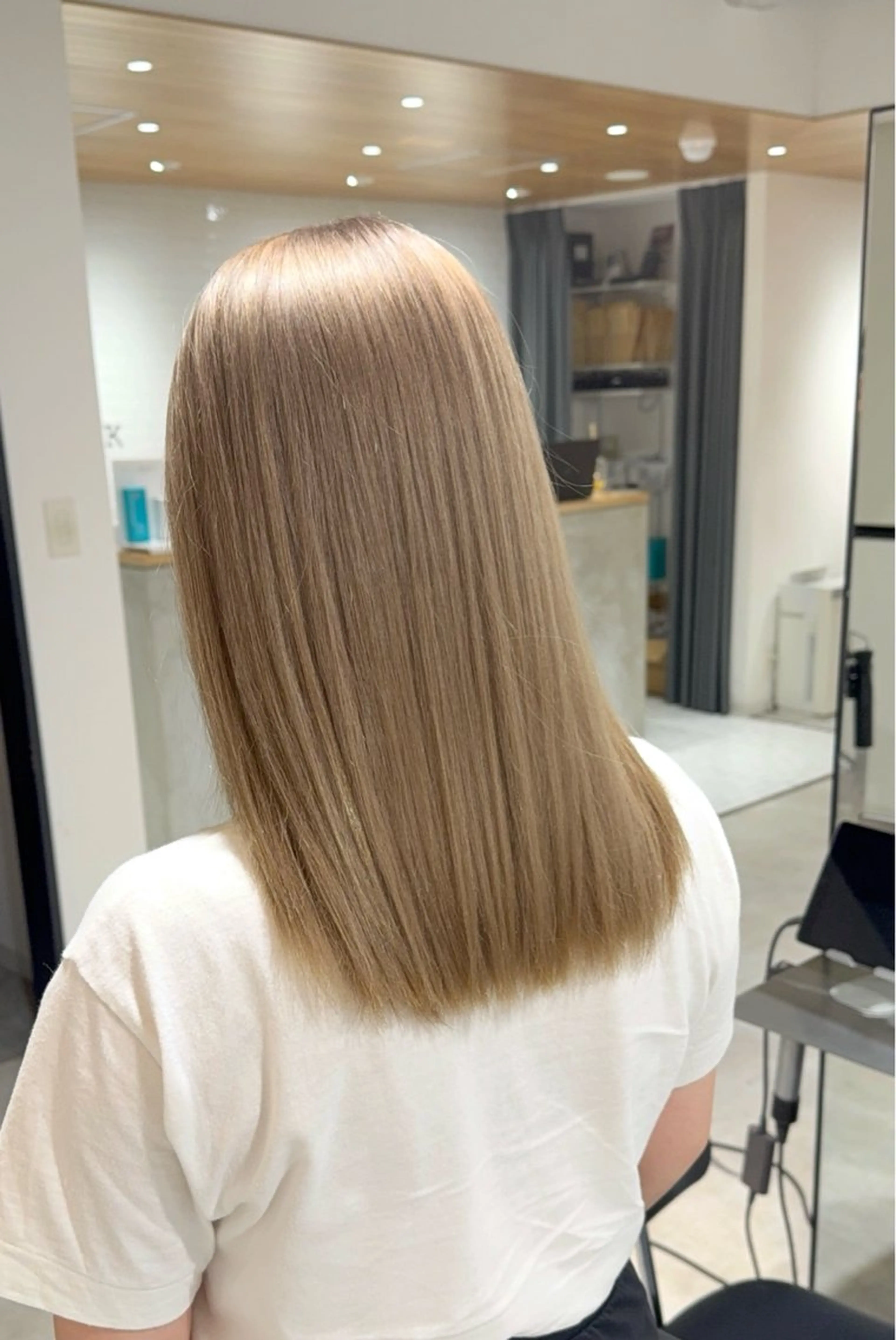 カラー グレージュ ヘアカラー トリートメント 宮田 颯士のヘアスタイル