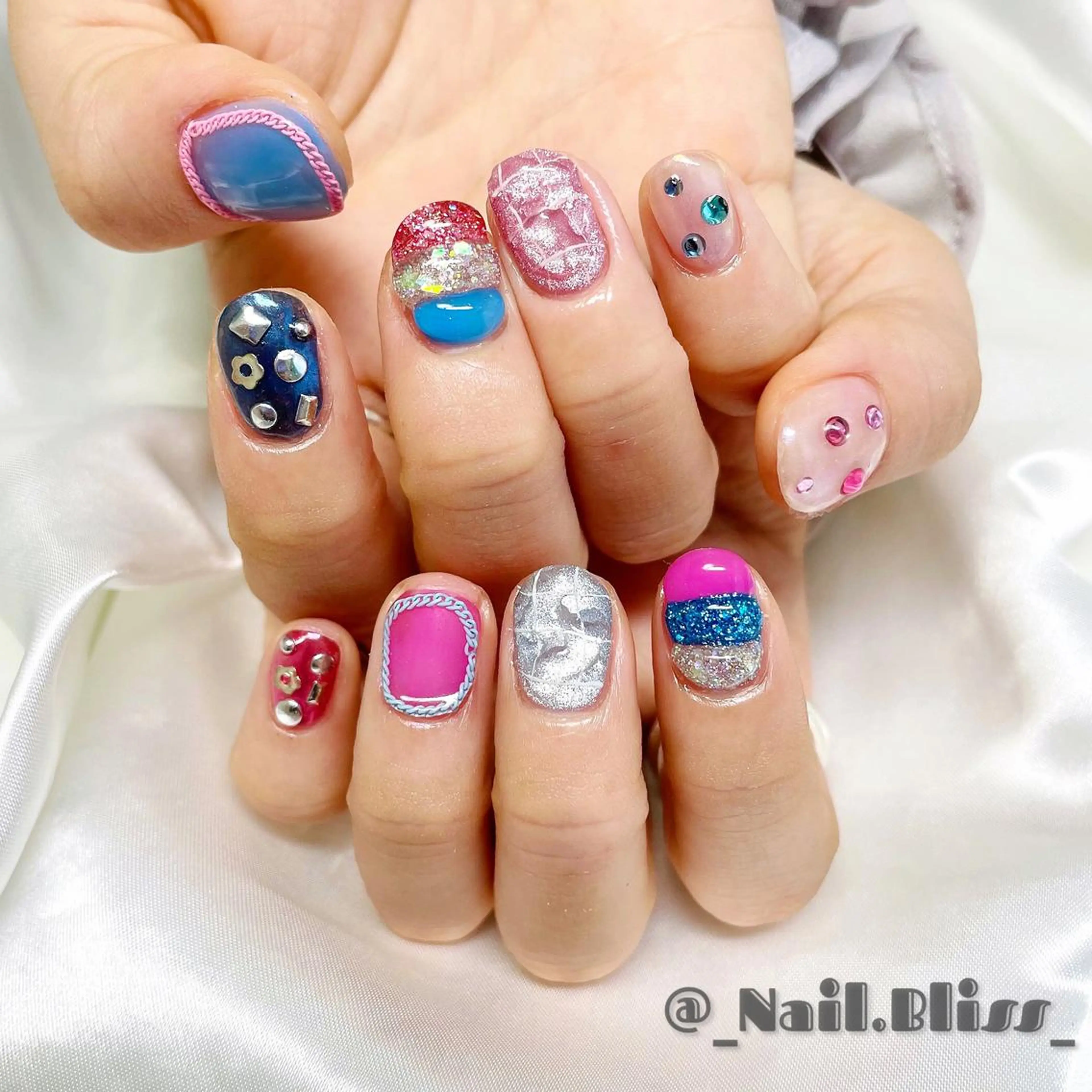 ネイル 水色 ピンク ハンドネイル NAIL BLISSのネイルデザイン