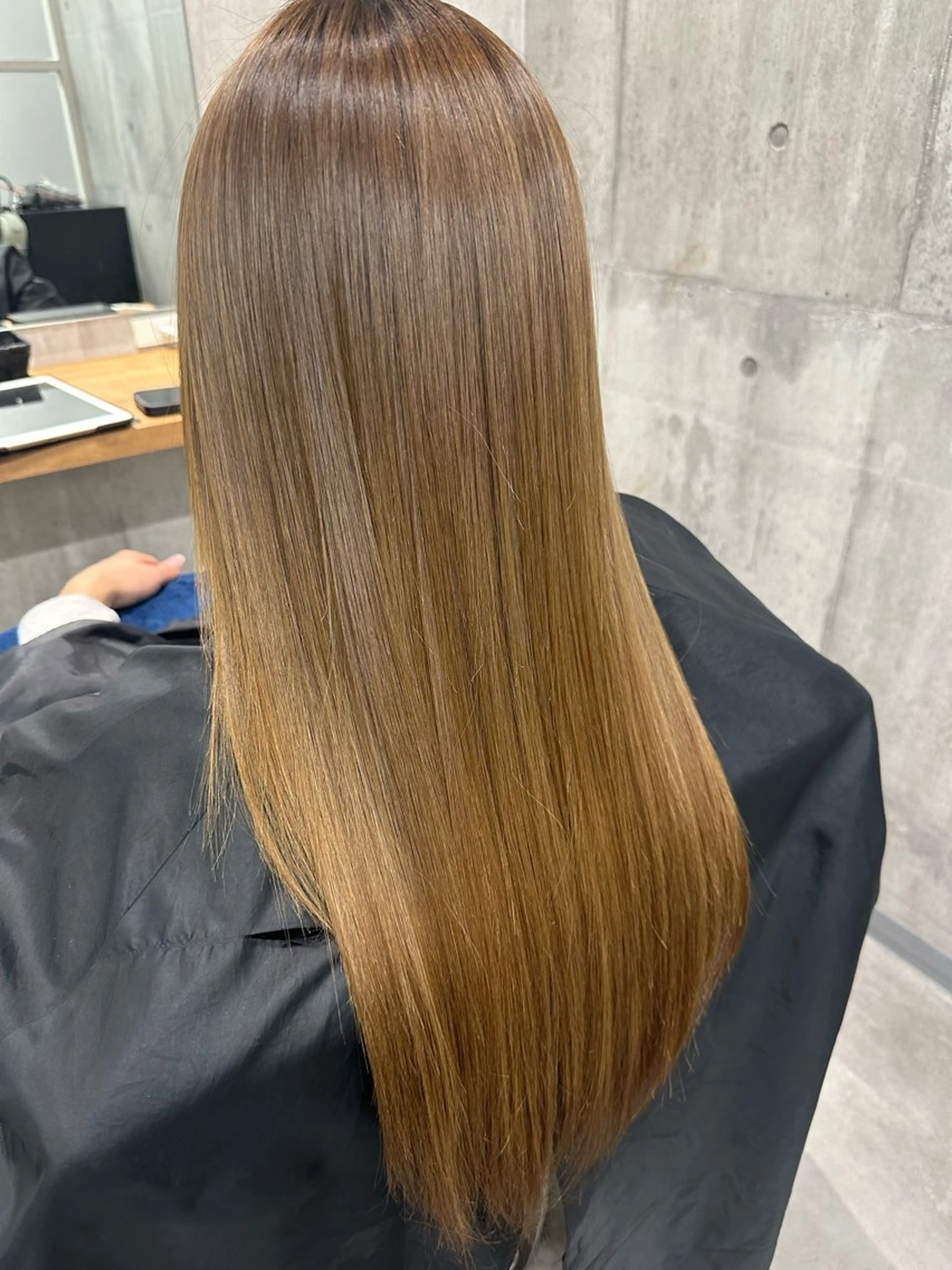 ロング newi WASHIOのヘアスタイル