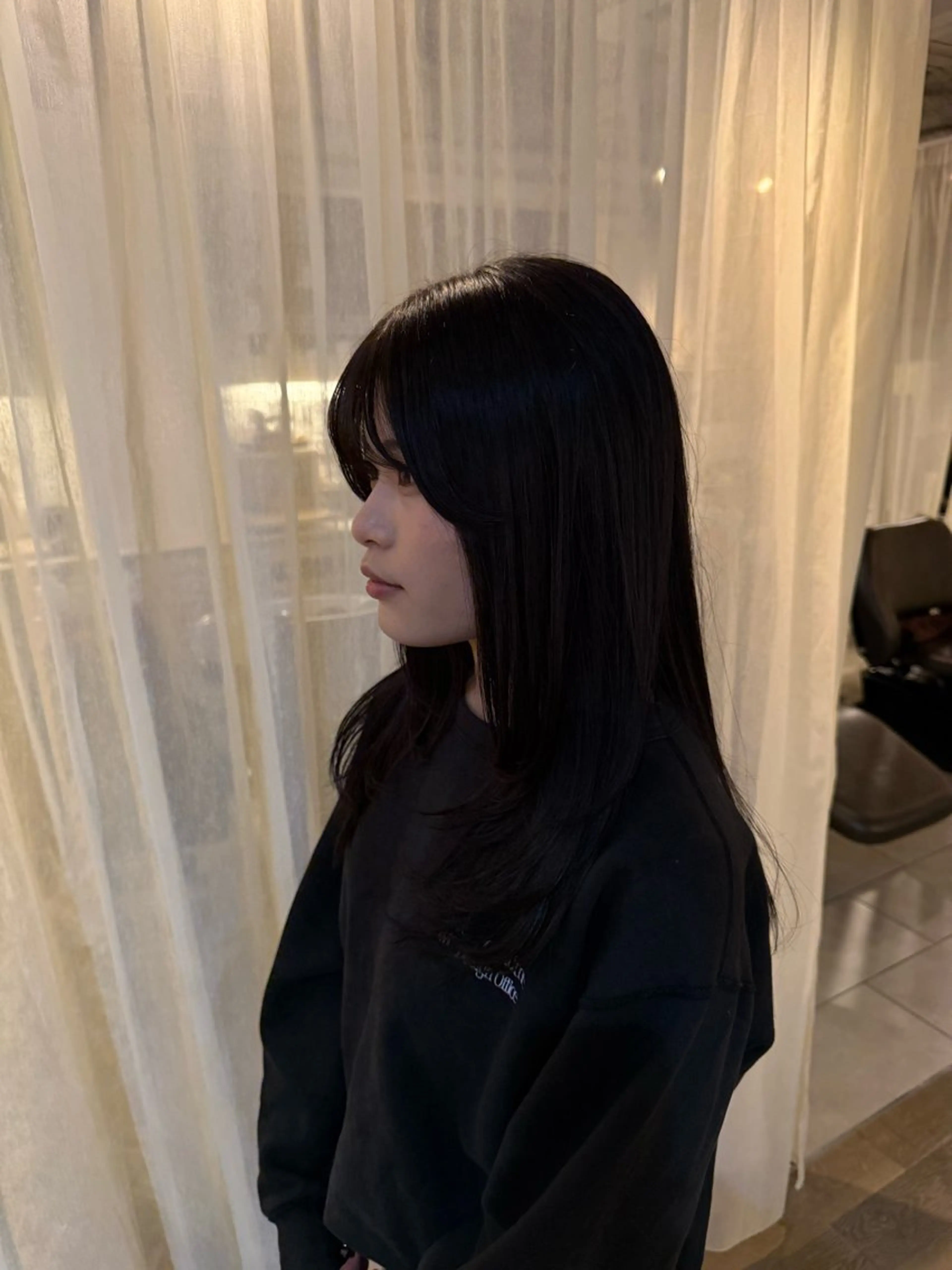 ロング replay所属・藤原 百花のヘアスタイル