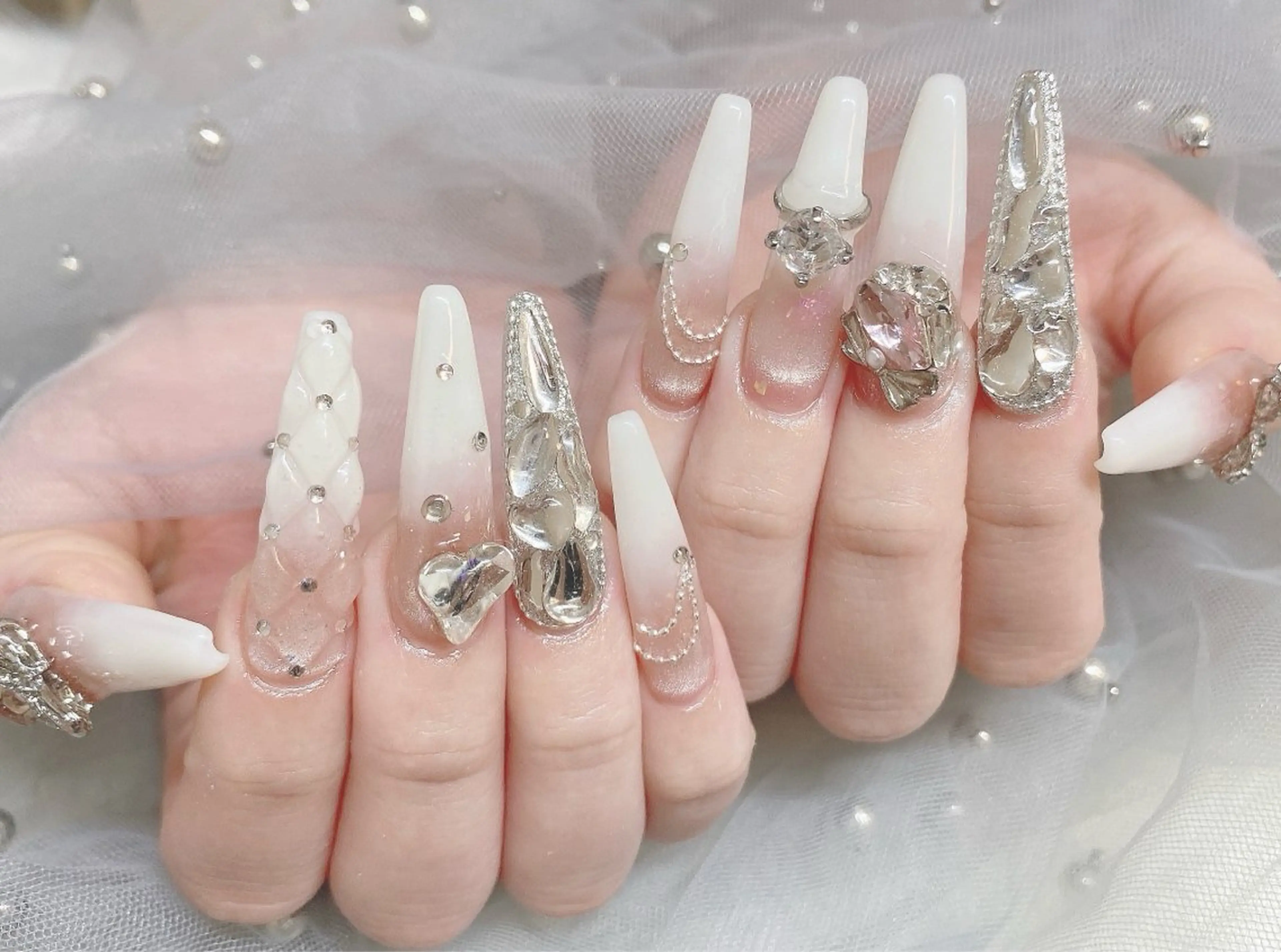 ネイル ハンドネイル PLATA LISAのネイルデザイン