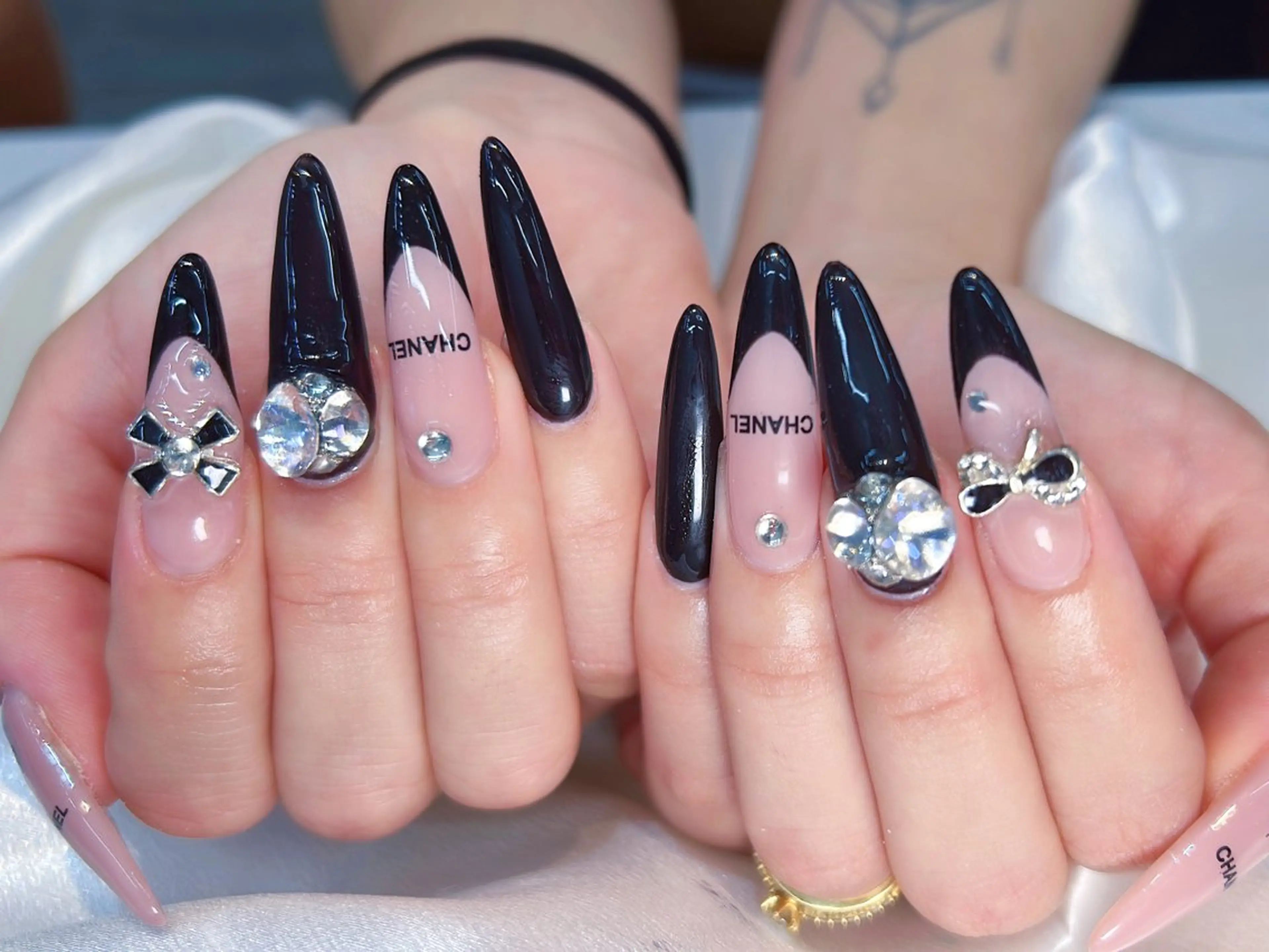 ネイル アートネイル チークネイル 長さ出し フットネイル ジェルネイル ハンドネイル ハンドケア ラッキーネイルサロン 西川口東口店のネイルデザイン