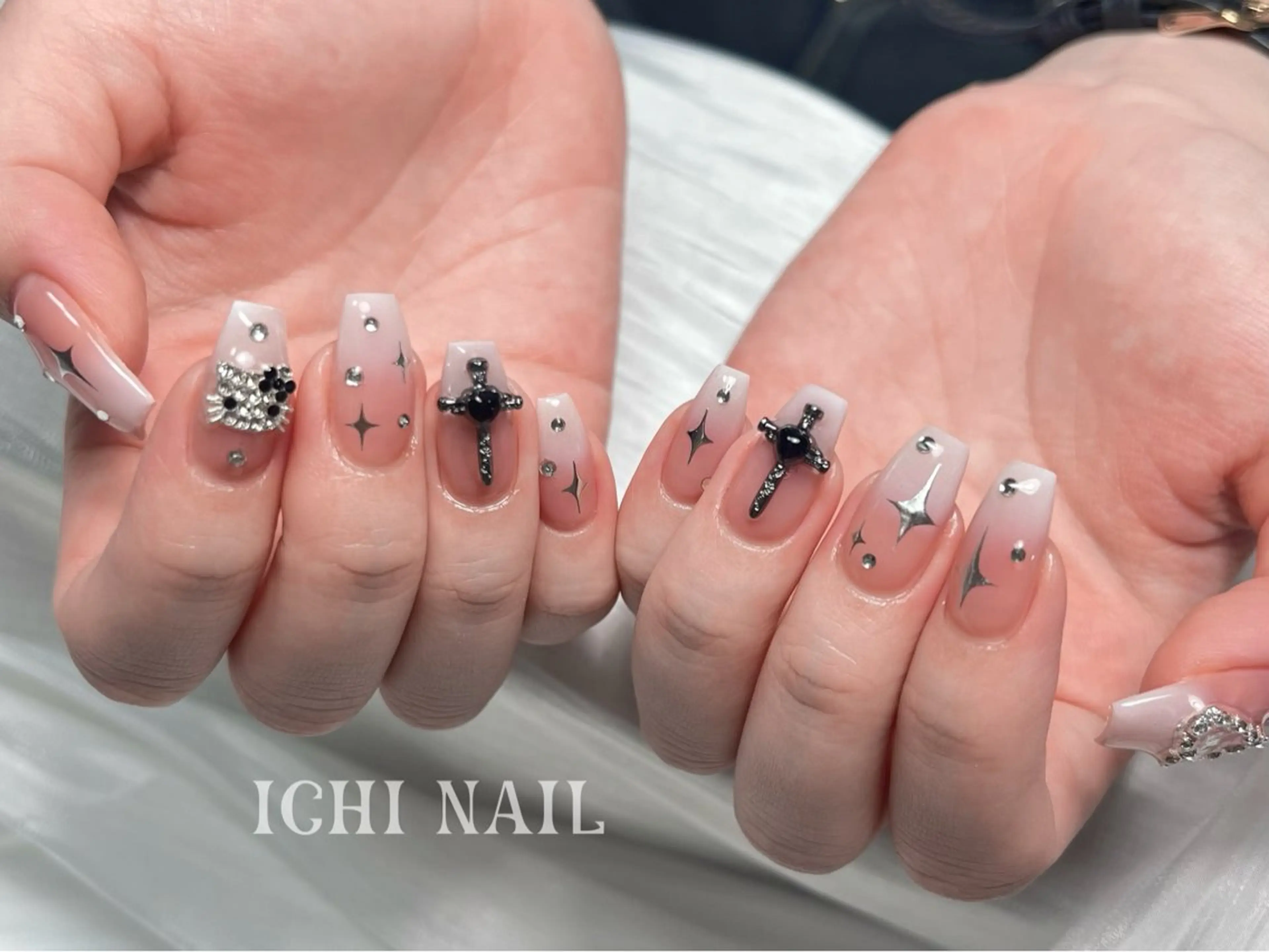 ネイル ハンドネイル 🧚🏻‍♀️ NOHA🎀のネイルデザイン