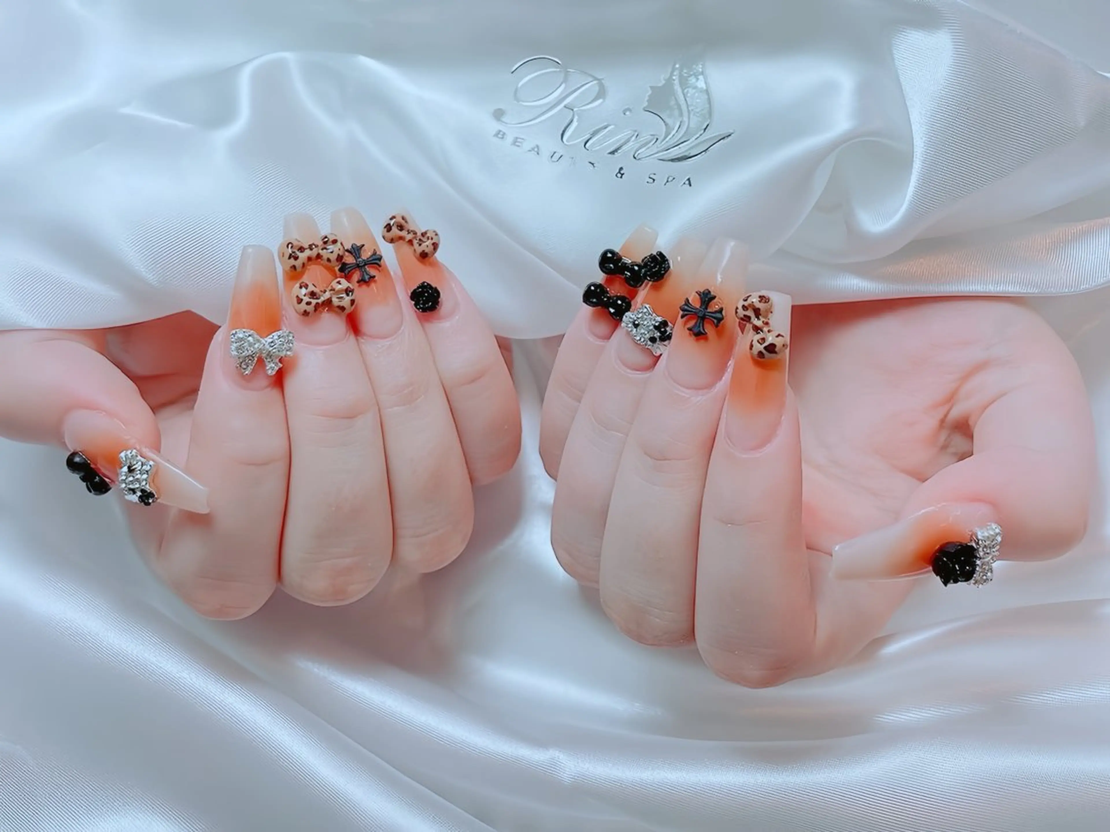 ネイル チークネイル フレンチネイル ガラスフレンチ グラデーション キラキラネイル ハンドネイル Rin Nail 新大久保店のネイルデザイン