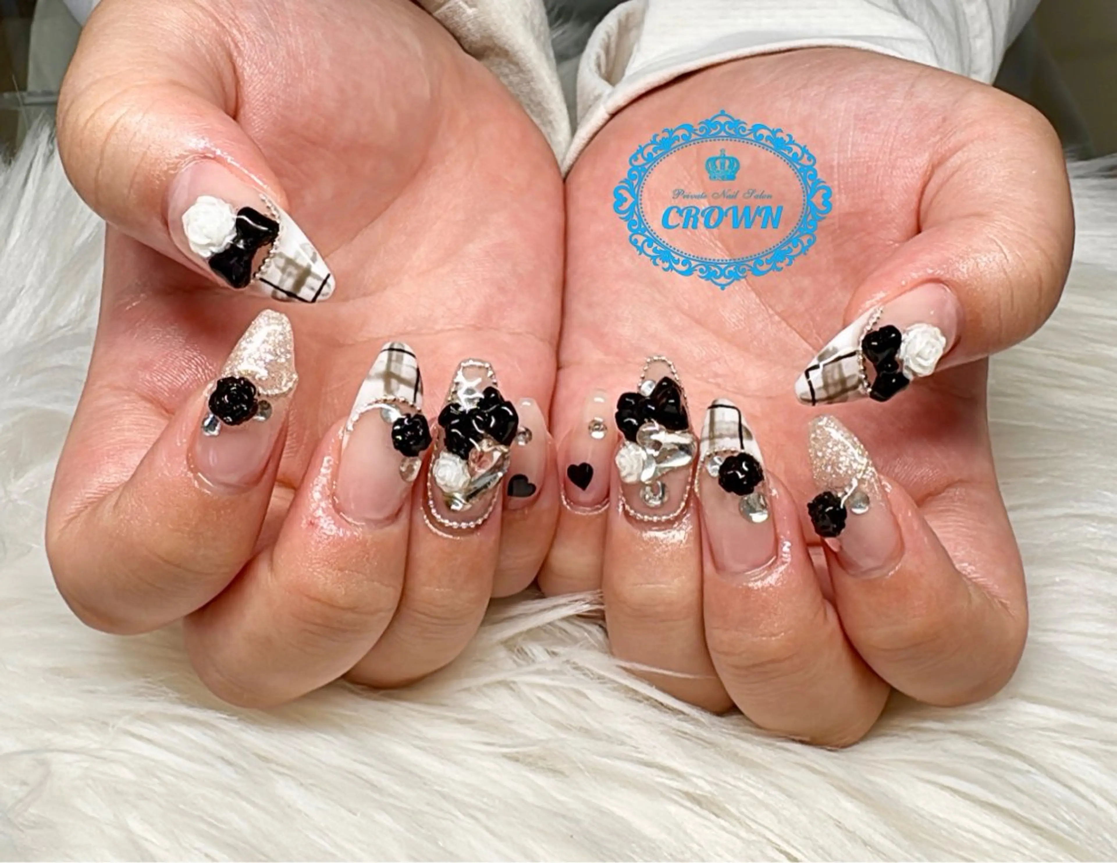 ネイル CROWN プライベートサロンのネイルデザイン