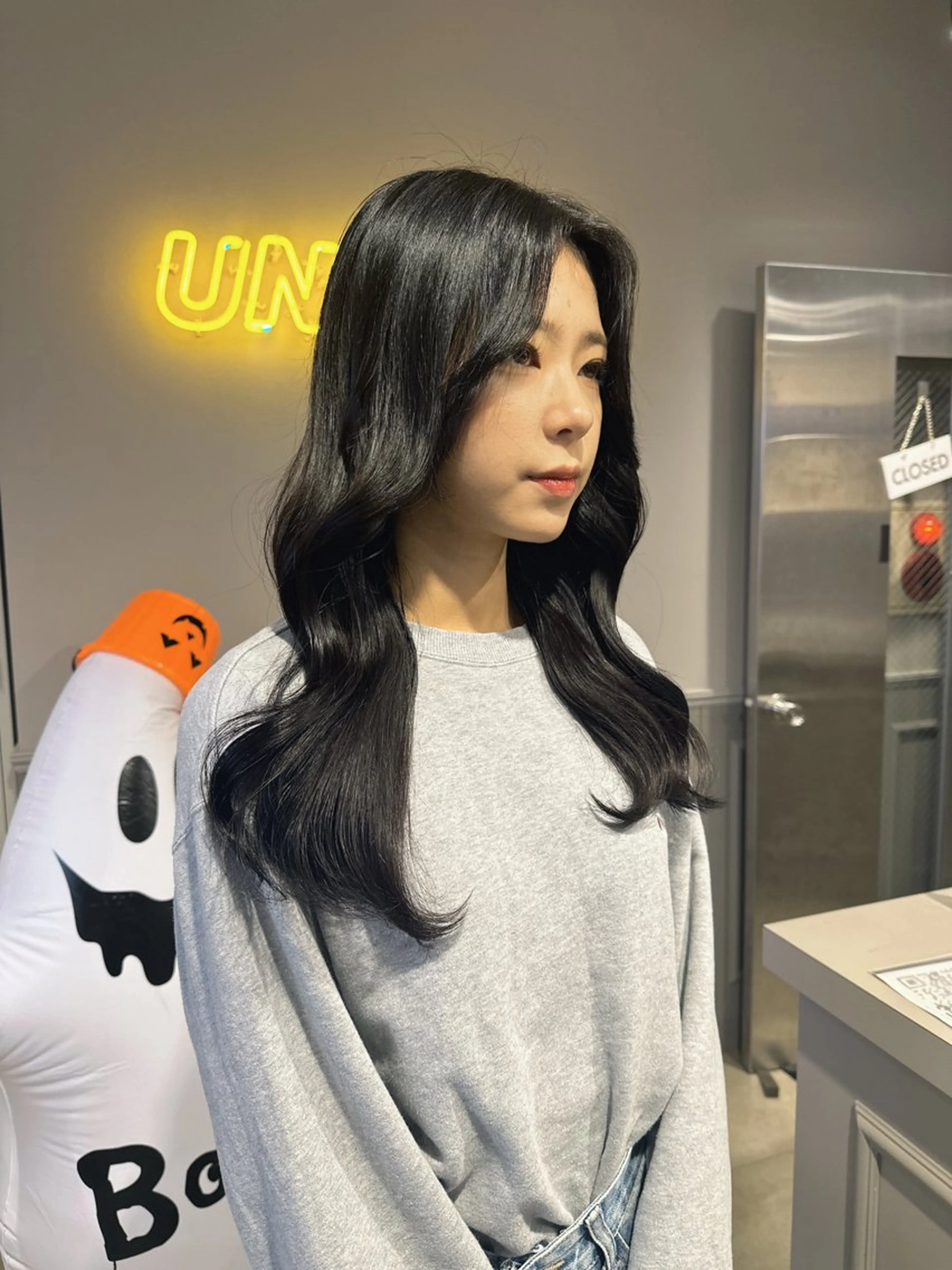 ロング カラー ベージュカラー 黒髪 ブリーチ ブルーカラー ブルーブラック ヘアカラー 🪞ハイトーン🪞 🤍waka🤍のヘアスタイル