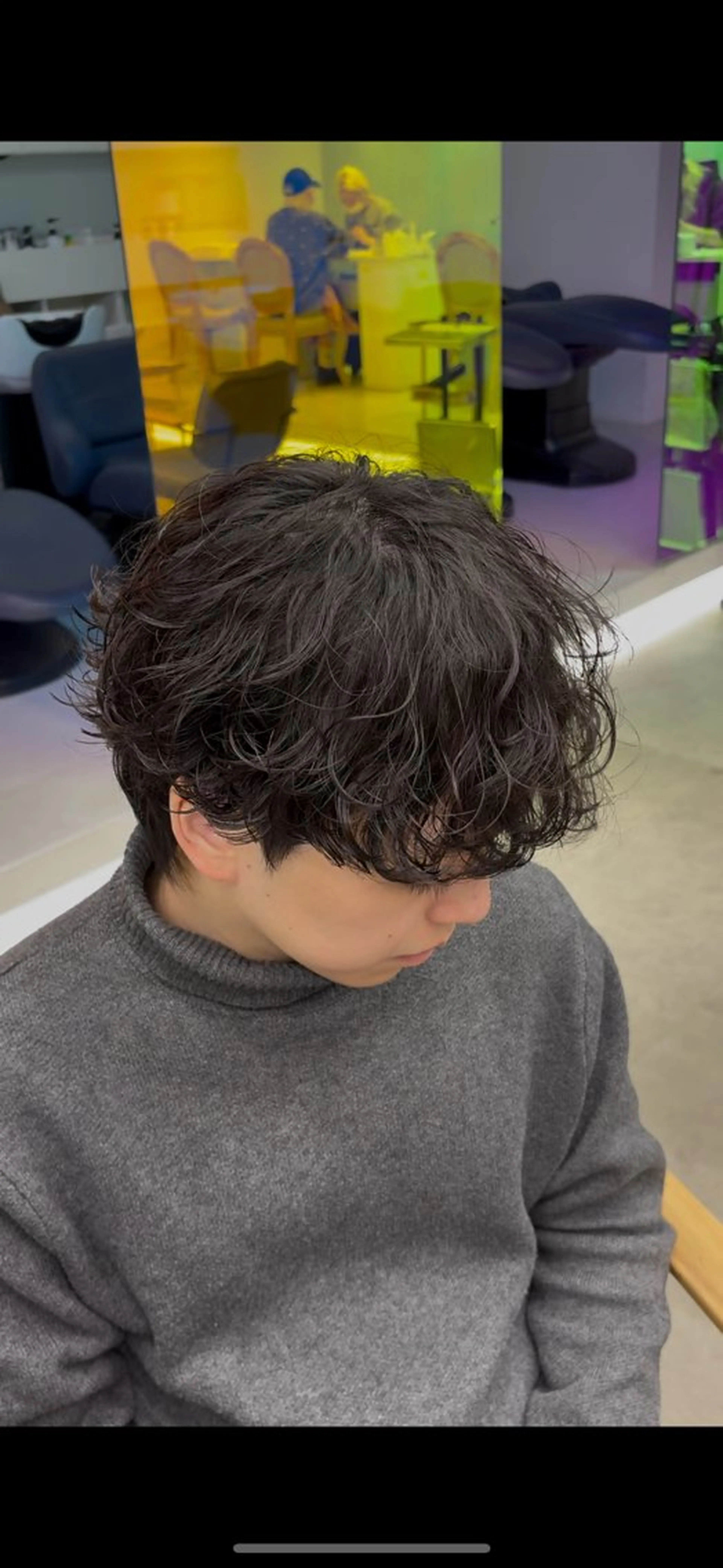 ショート パーマ メンズ メンズパーマ プードルパーマ 学生（メンズ向け） スパイキーショート 波巻きパーマ カット パーマ シャドウパーマ/ ルーズパーマ/メンズのヘアスタイル