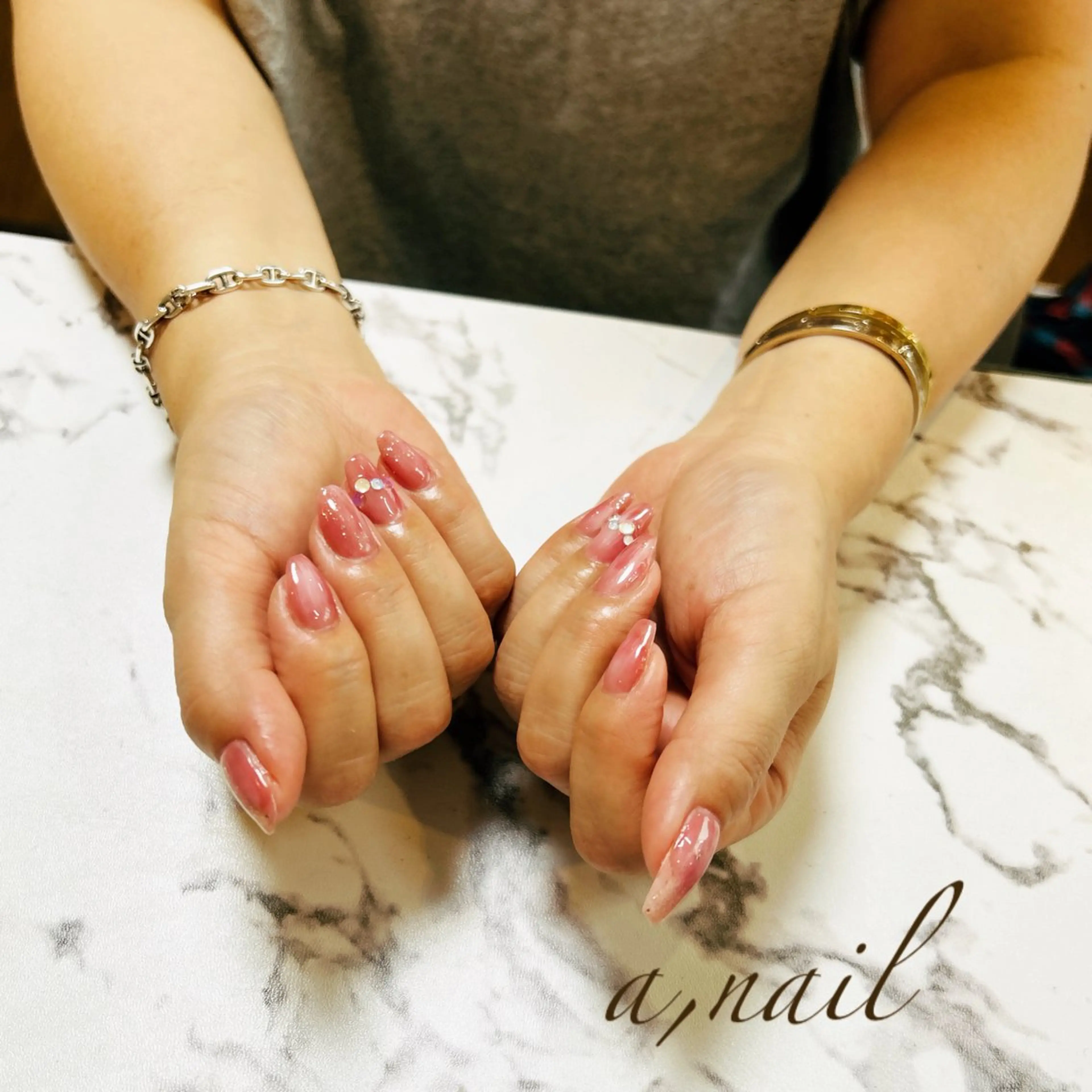 ネイル グラデーション キラキラネイル ラメ(グリッター) ラメグラデーション ニュアンスネイル ネイルサロン エーネイルのネイルデザイン