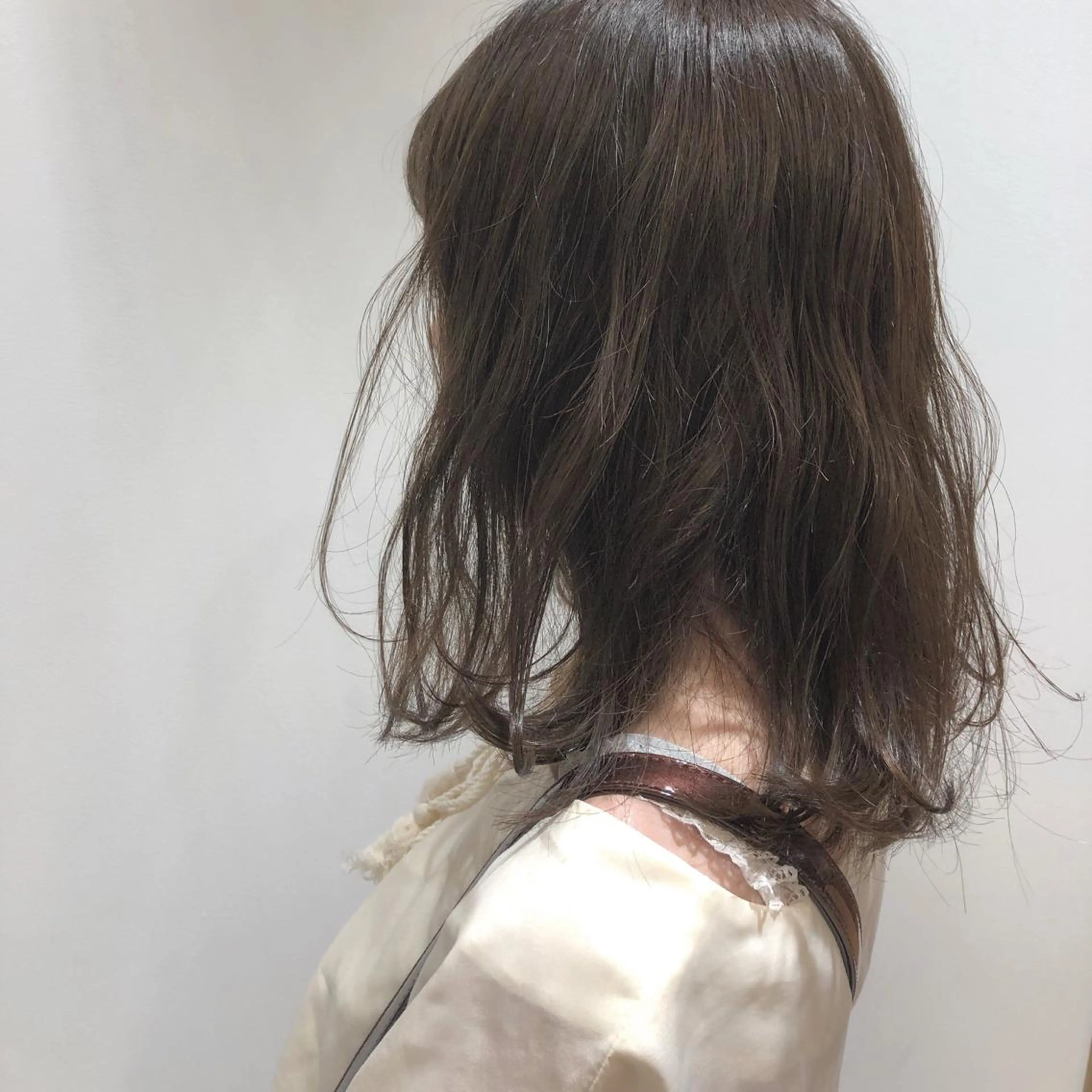 ミディアム カラー ベージュカラー カット ヘアカラー 江原 彩華のヘアスタイル