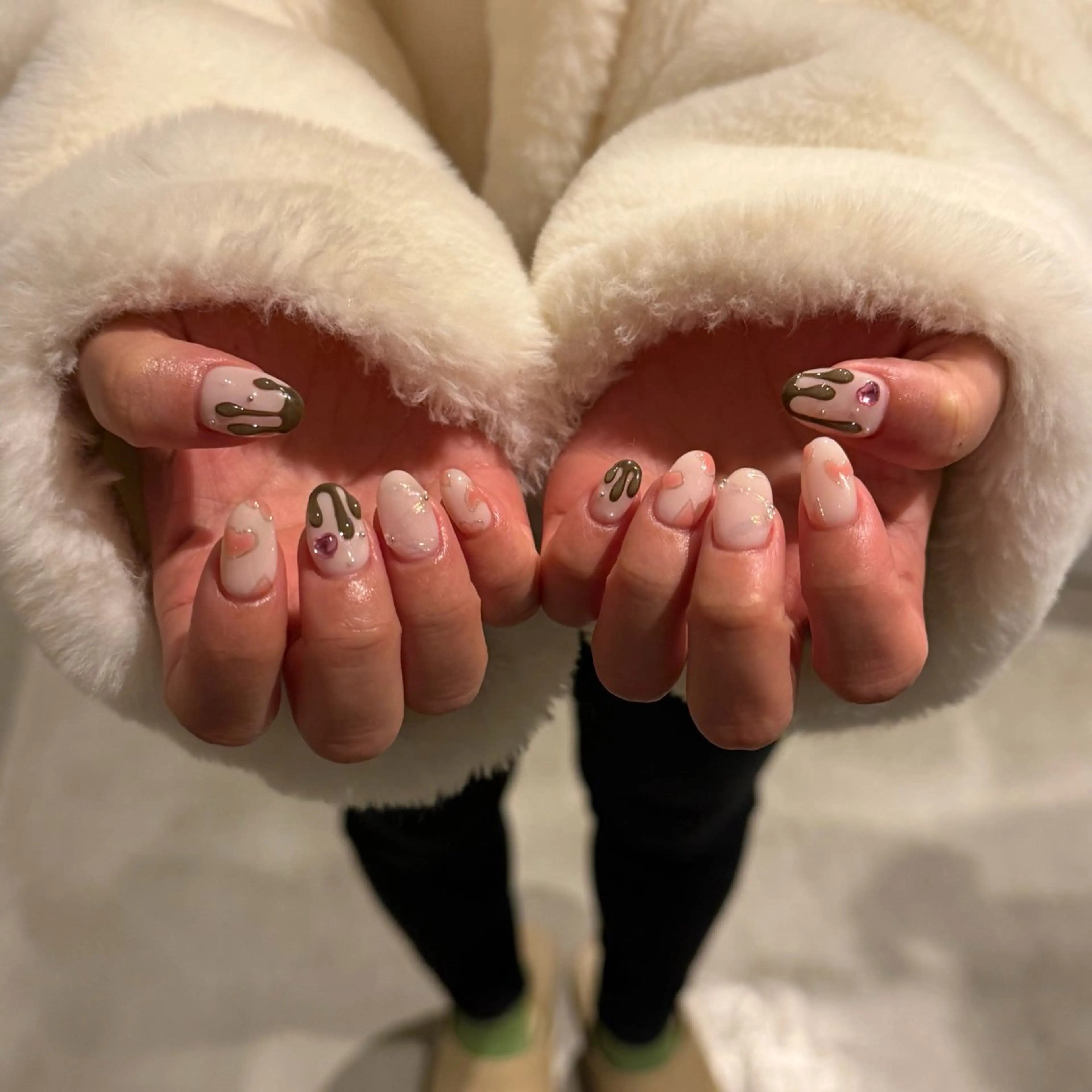 ネイル バレンタイン ハンドネイル 𝐫𝐚𝐢 𝐧𝐚𝐢𝐥の眉毛・アイブロウイメージ