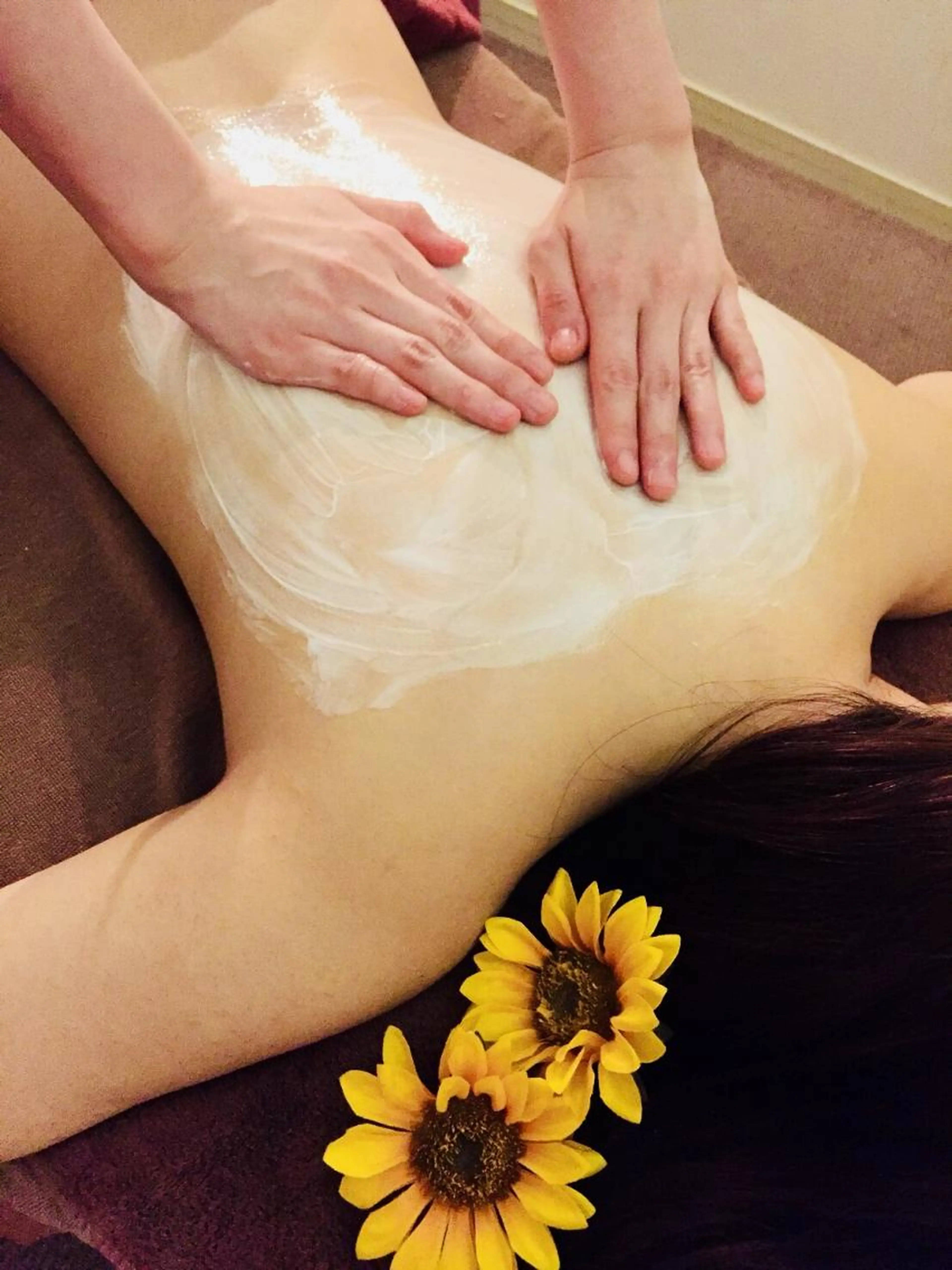 人気コース👀何をしても良くならない方に❣️本格背面美白トリートメント45分\2980の写真