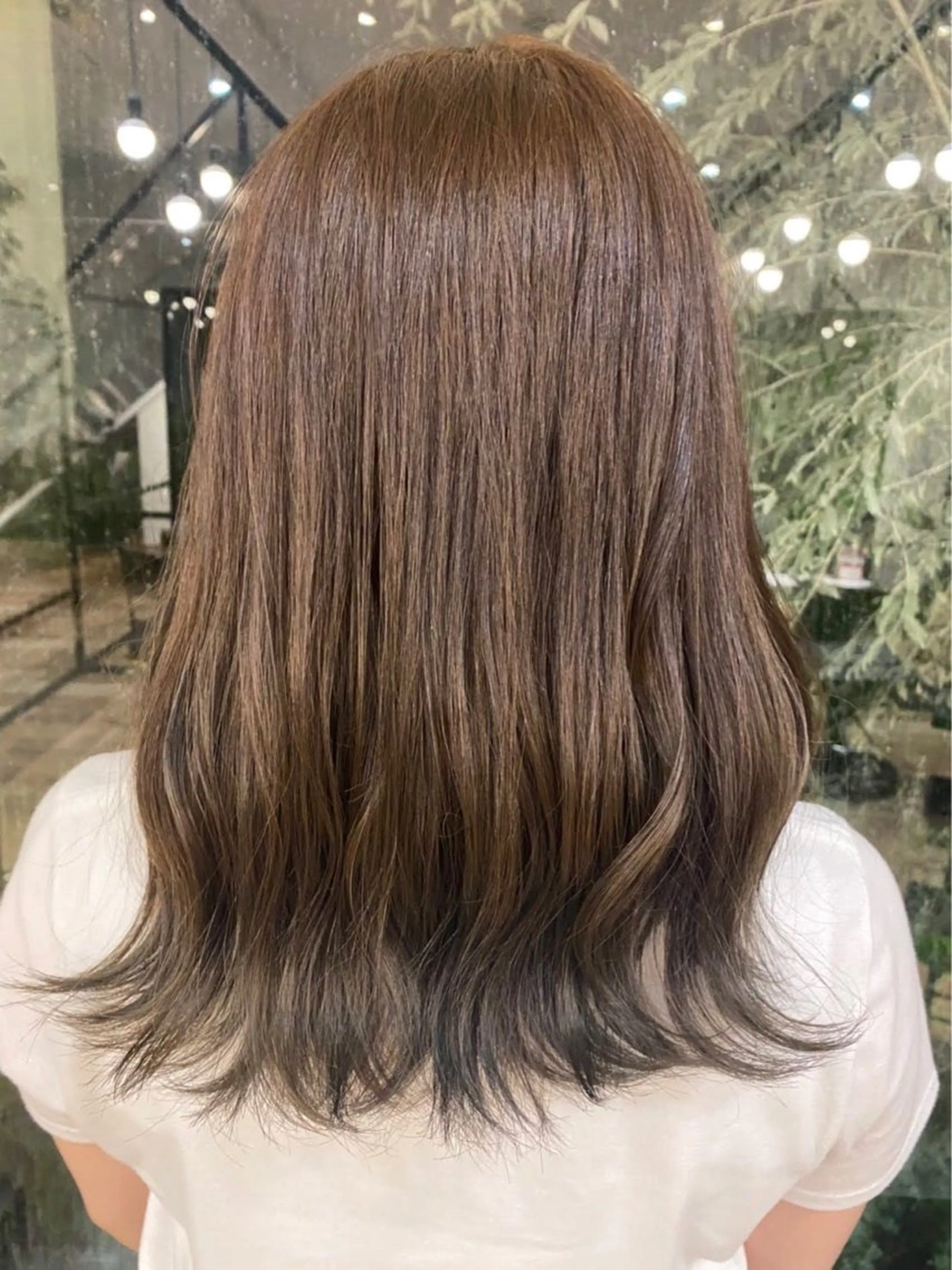 セミロング カラー 北本 万実のヘアスタイル