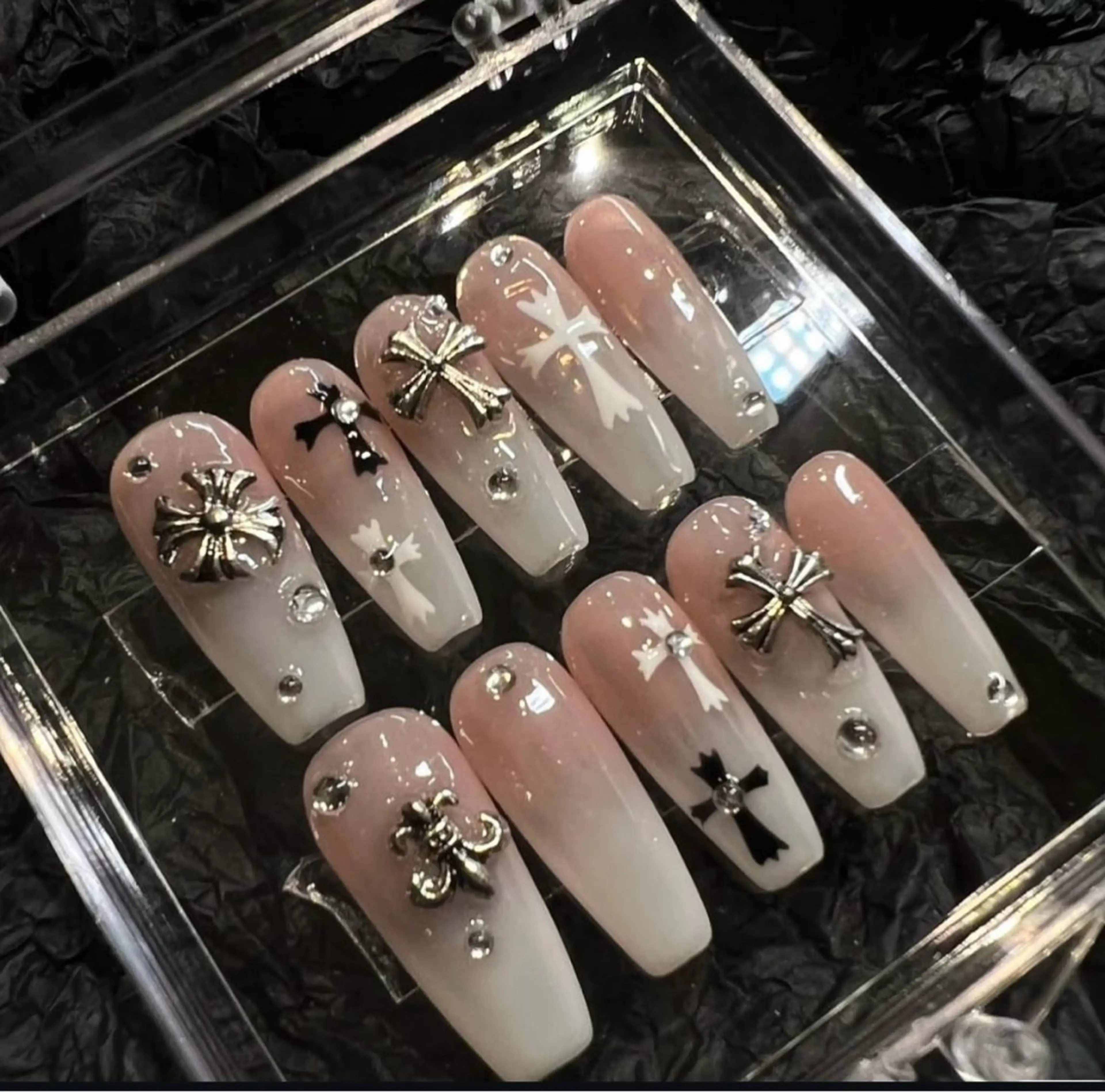 ネイル RiNo Nail Salon所属・RinO Nail 大阪のネイルデザイン