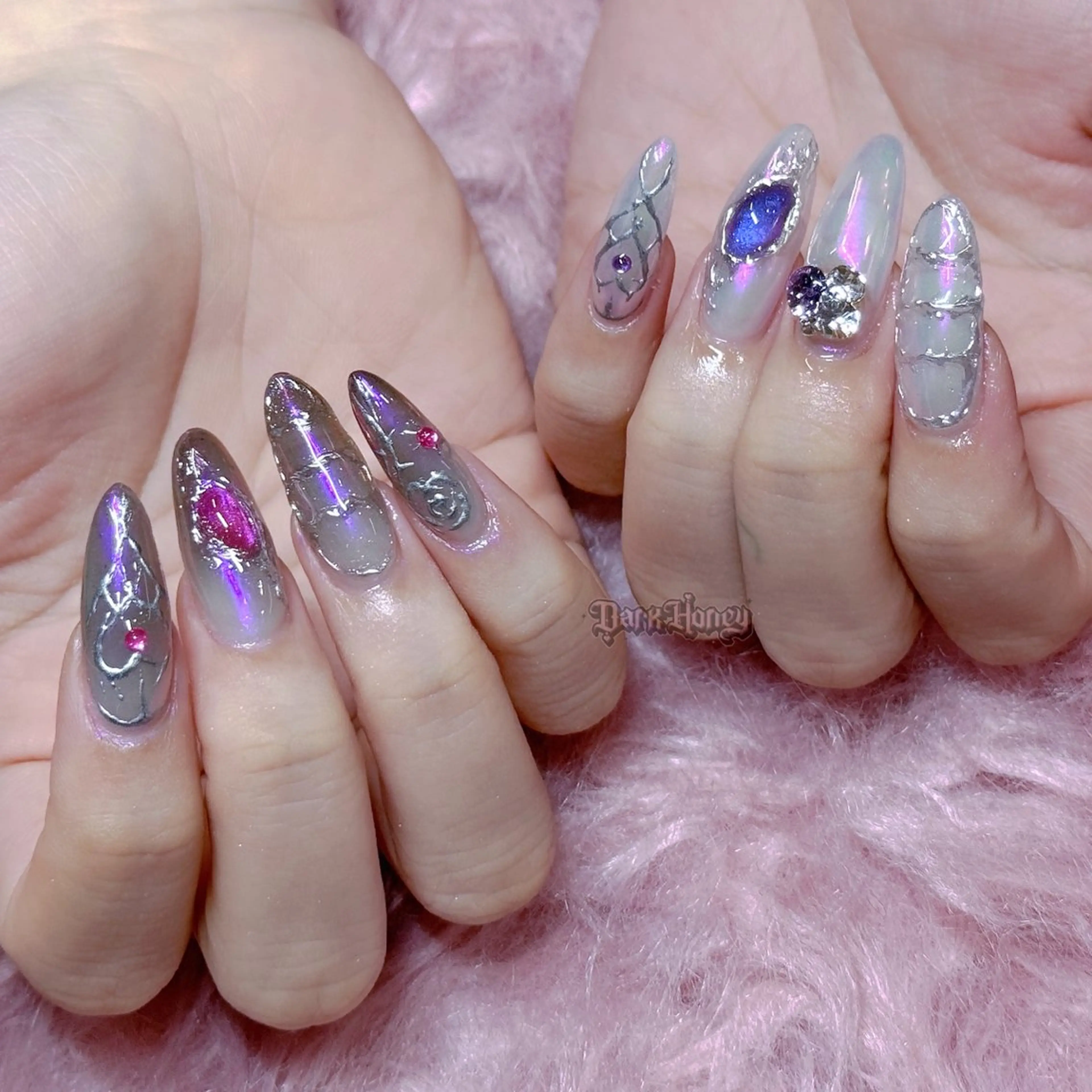 ネイル ハンドネイル Dark honey スカルプ専門原宿店のネイルデザイン