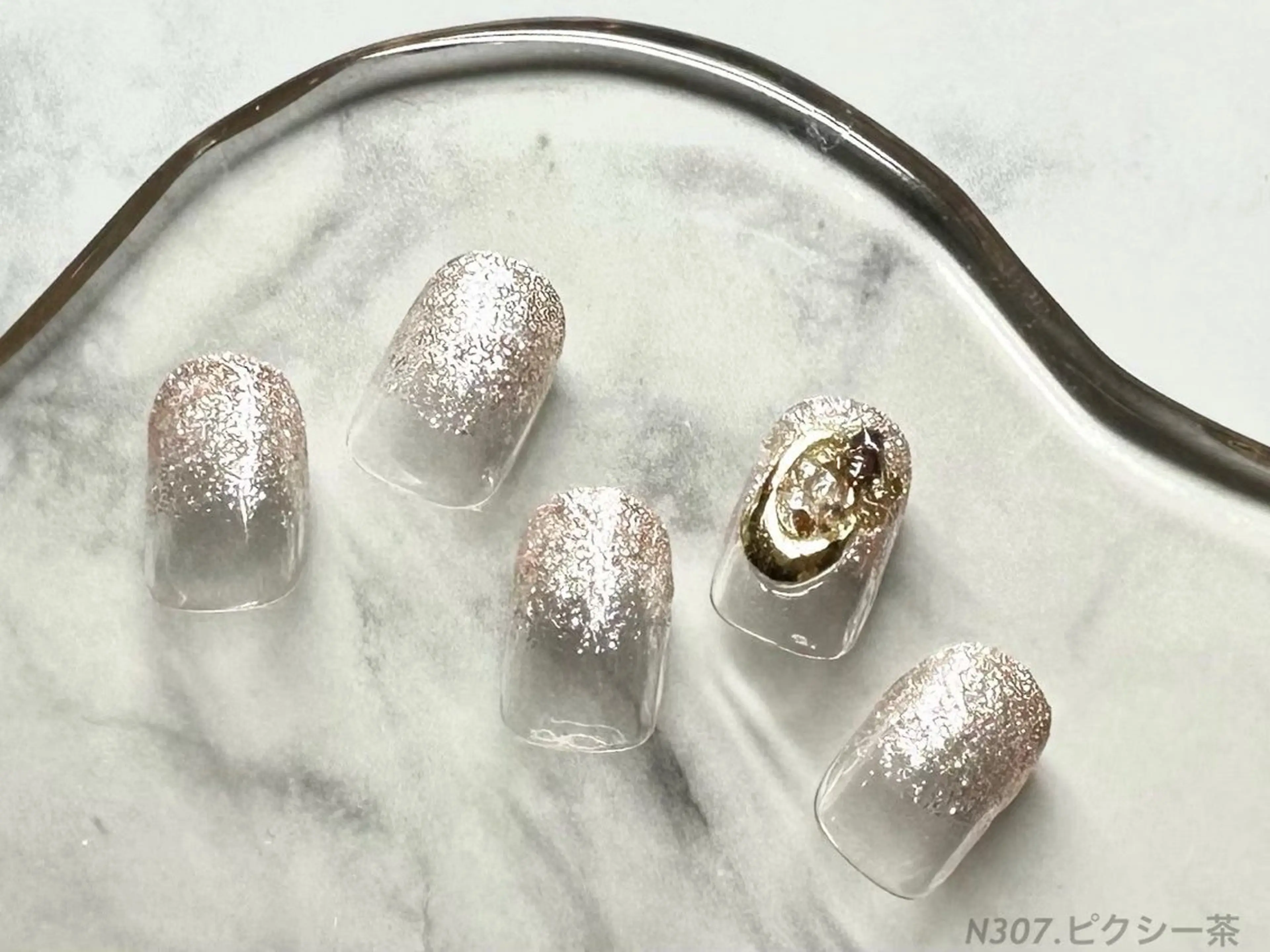 ネイル シンプルネイル 岡矢joieange 心斎橋店のネイルデザイン