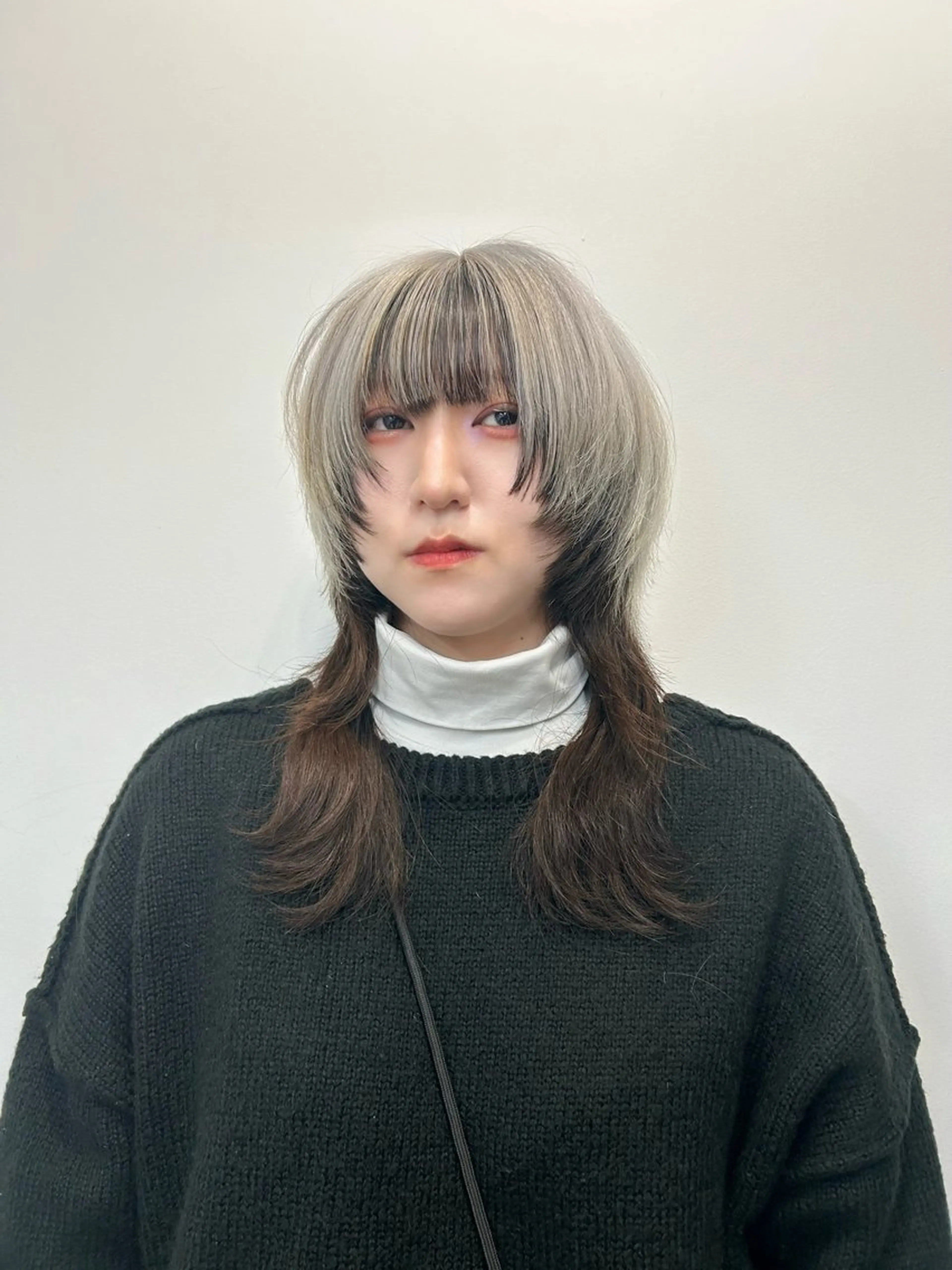 ミディアム カラー ブリーチ デザインカラー ハイトーンカラー 似合わせカット ウルフカット sunc所属・梅田l大人韓国ヘア レイヤー×艶カラーのヘアスタイル