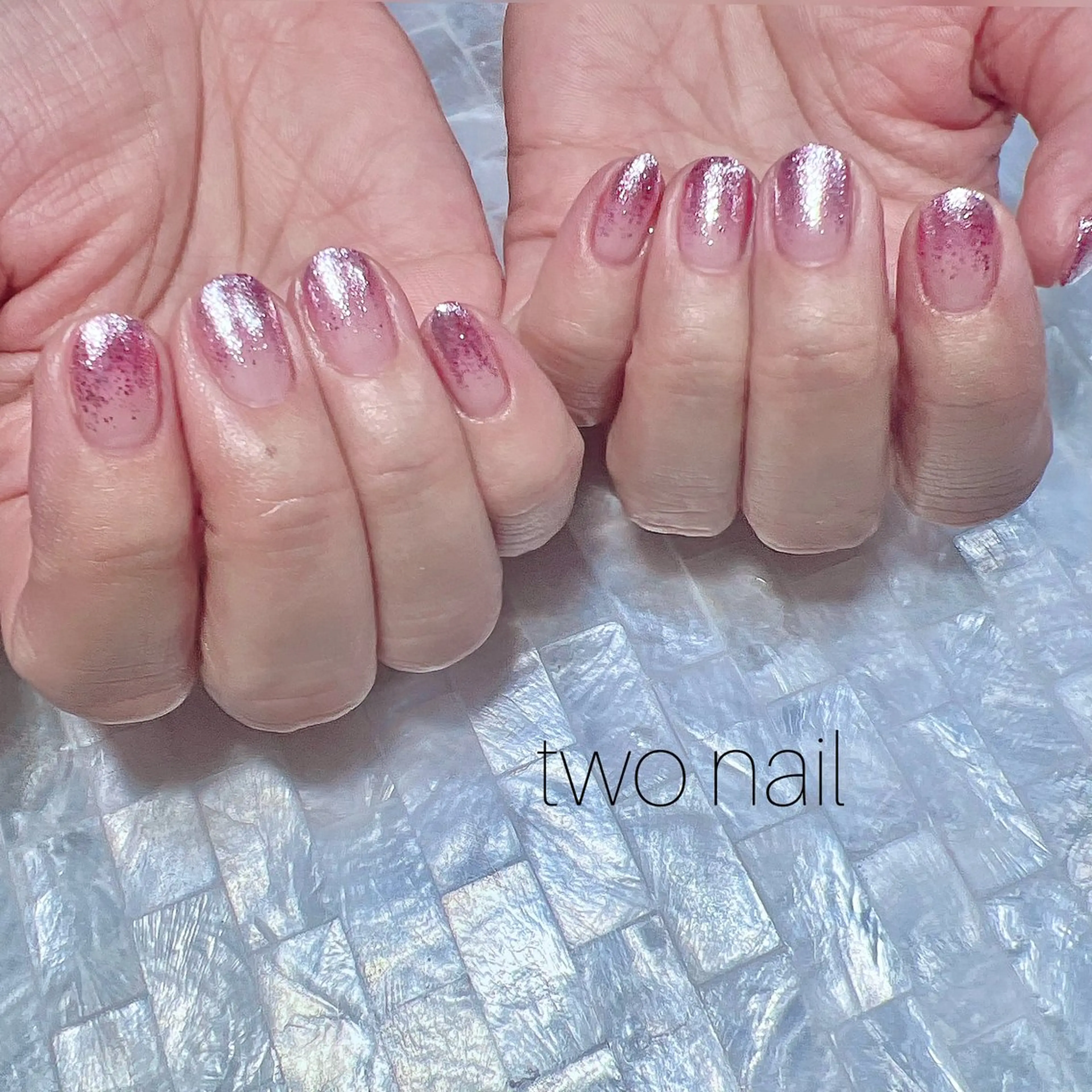 ネイル キラキラネイル ネイルチップ ホワイト ハンドネイル two nailのネイルデザイン