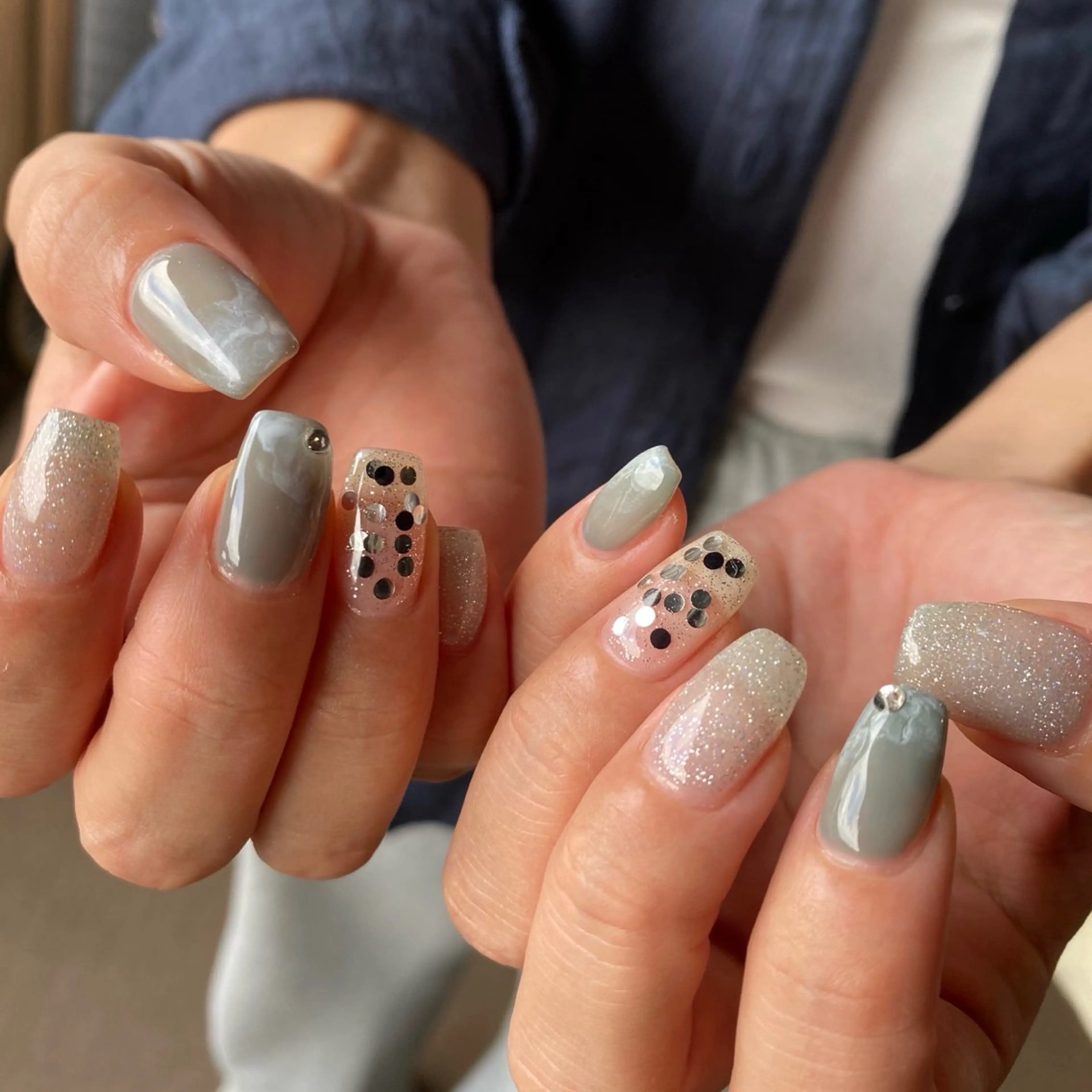 ネイル ブルー フラッシュネイル ホログラムネイル ニュアンスネイル ハンドネイル amuse 手書きニュアンスのネイルデザイン