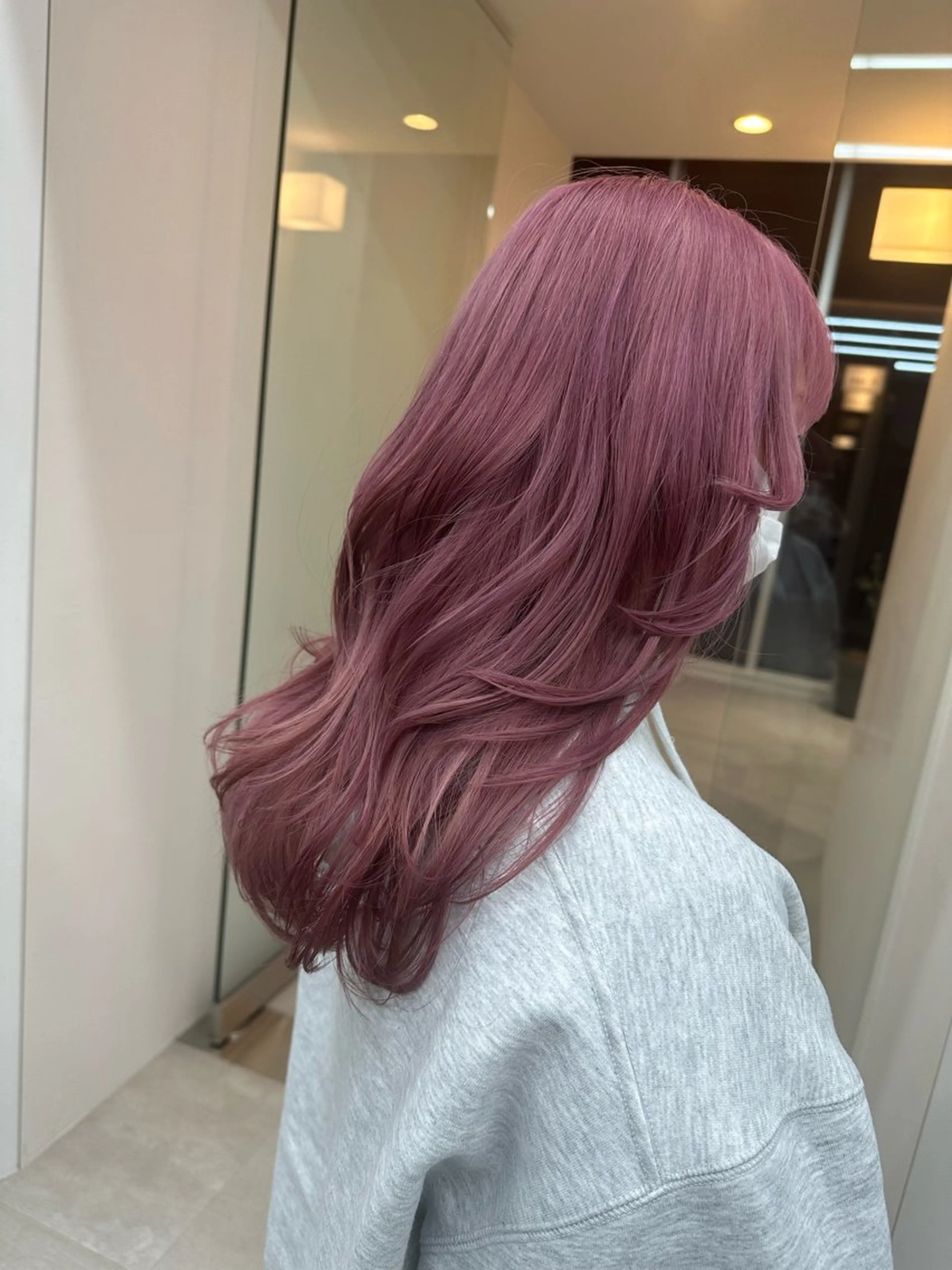 カラー ピンクカラー 学生 カット ヘアカラー 大塚 夏生のヘアスタイル