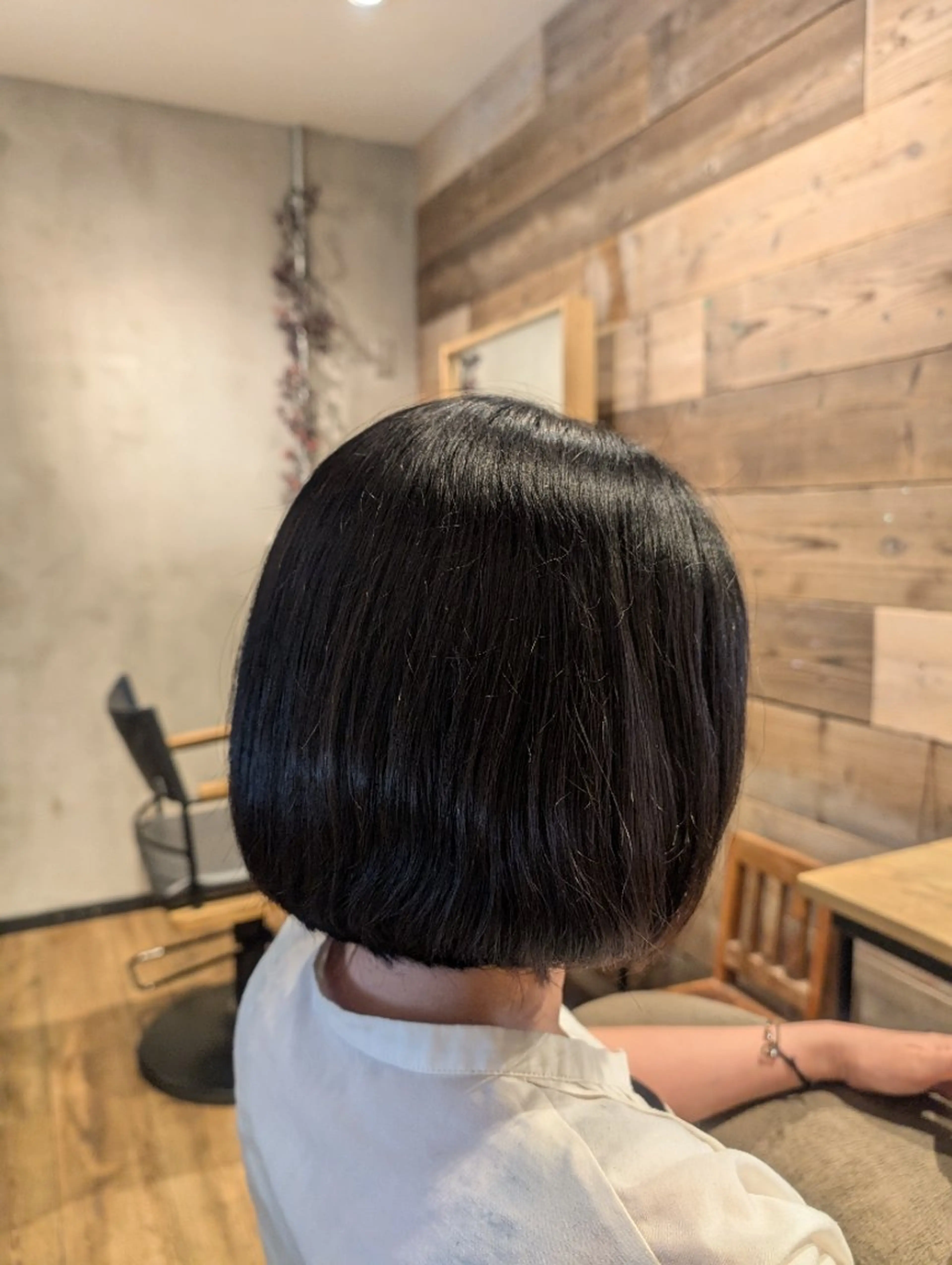 ミディアム 吉田 彩のヘアスタイル