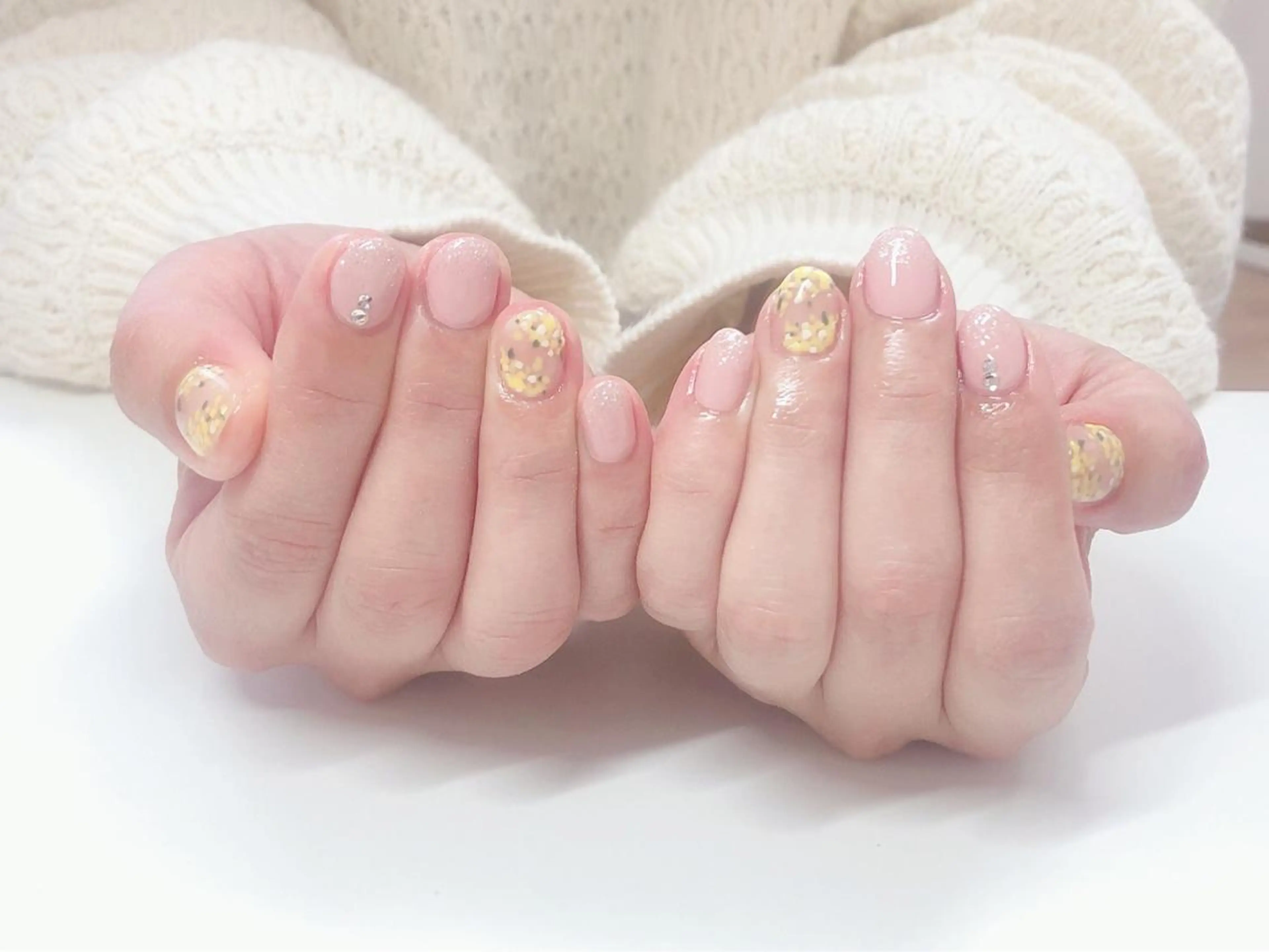 ネイル フットネイル グリーン オフィスネイル ワンカラーネイル 春ネイル Lily Roseスタッフ一同のマツエク・マツパデザイン