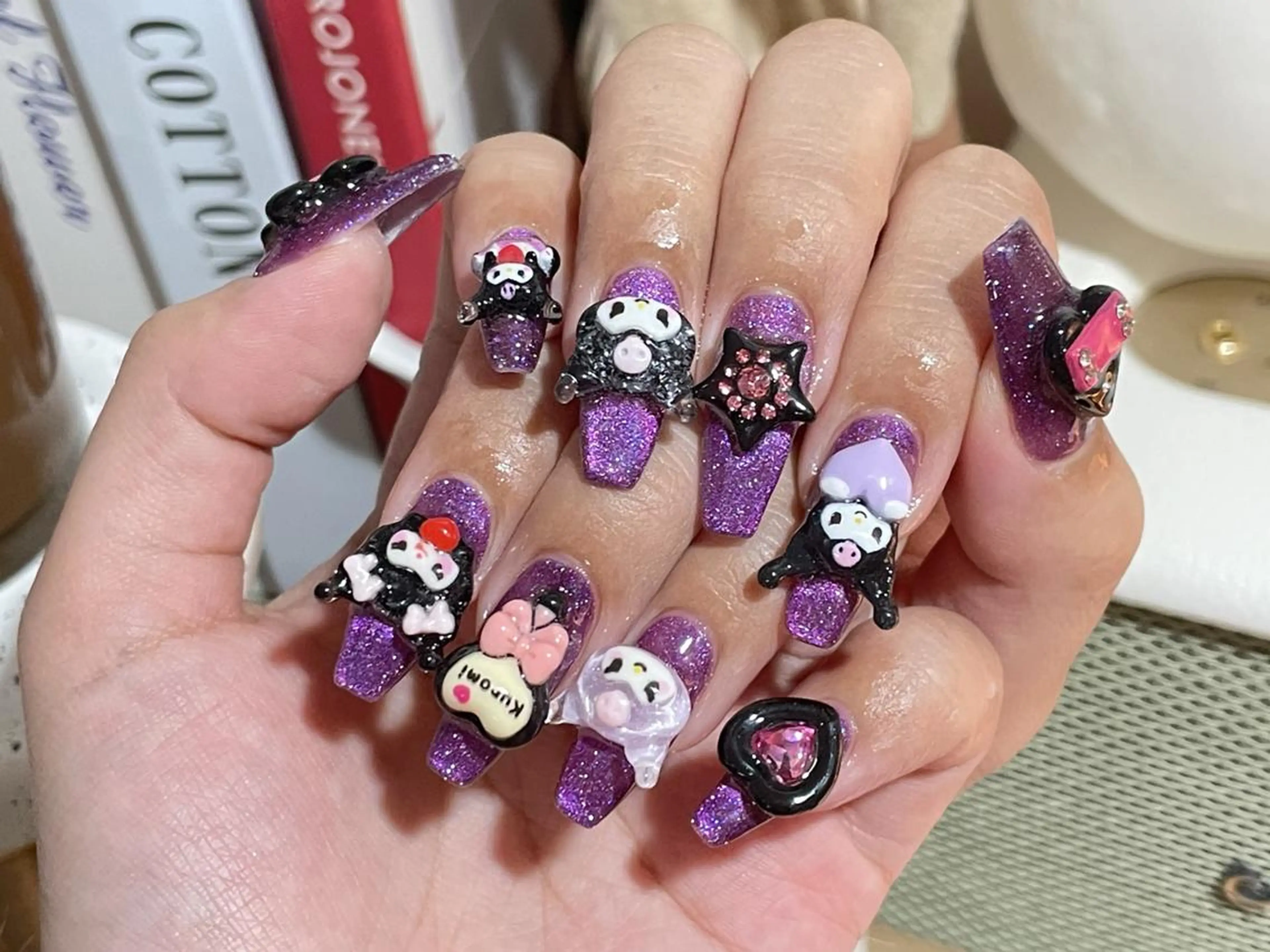 ネイル ジェルネイル キラキラネイル 韓国ネイル ラメ(グリッター) マグネットネイル One plus StudioNailのネイルデザイン