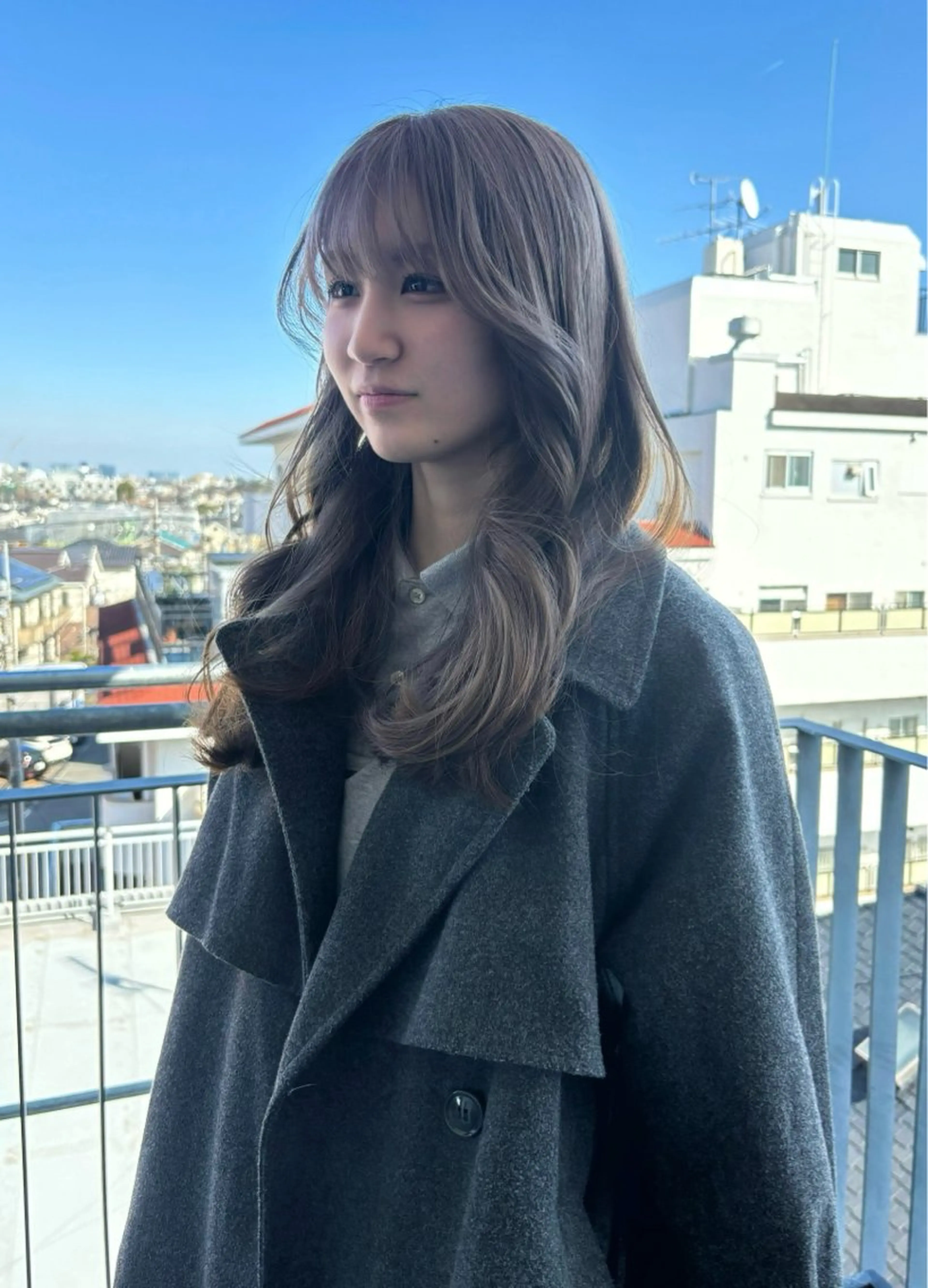 ロング カラー ベージュカラー ブリーチ 透明感カラー ヘアカラー 林　蓮／レイヤー /透明感カラーのヘアスタイル