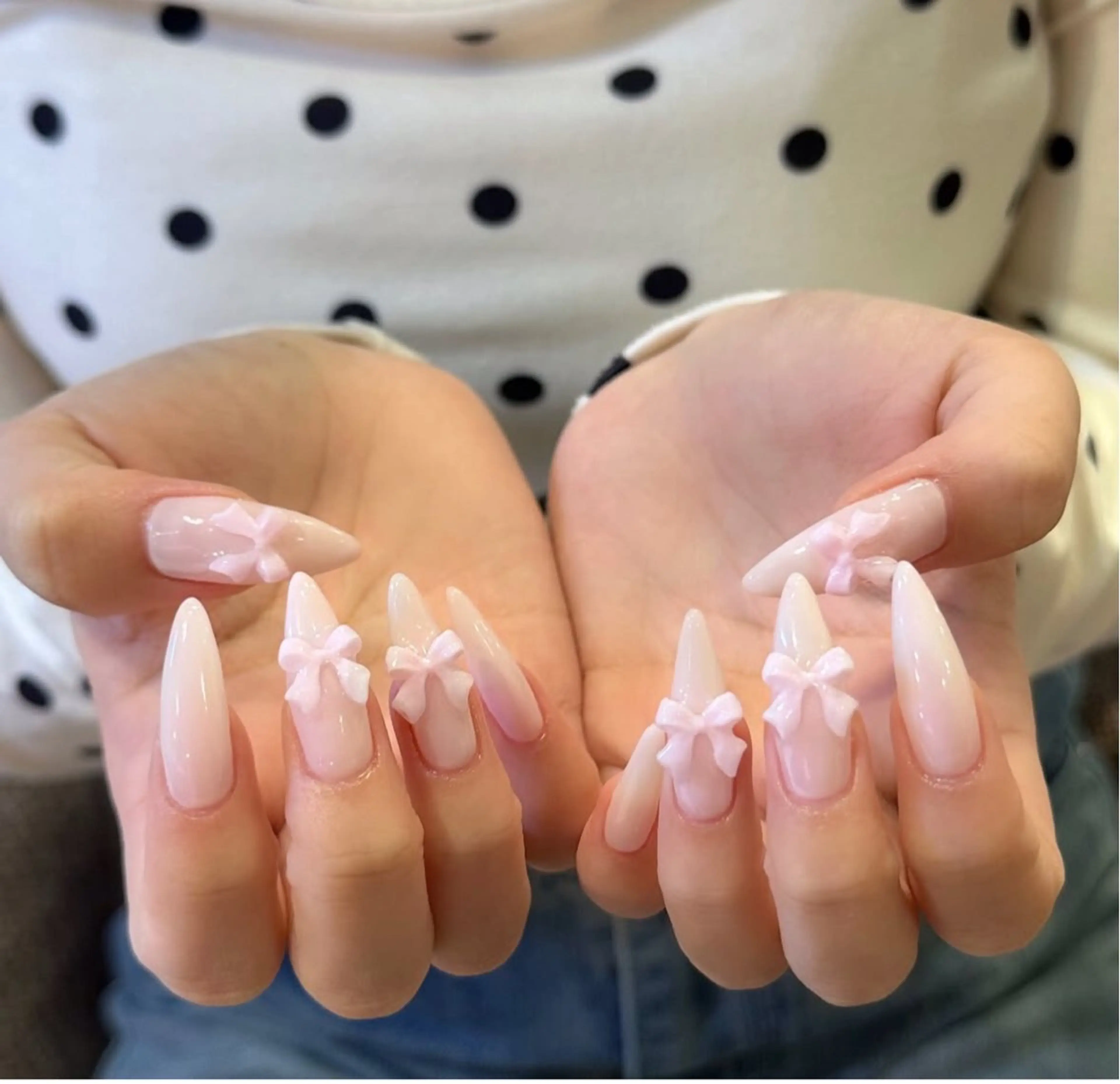 ネイル 長さ出し グラデーション キラキラネイル 韓国ネイル ラメ(グリッター) ハンドネイル ハンドケア Chisa Nail Studio所属・チ サのネイルデザイン