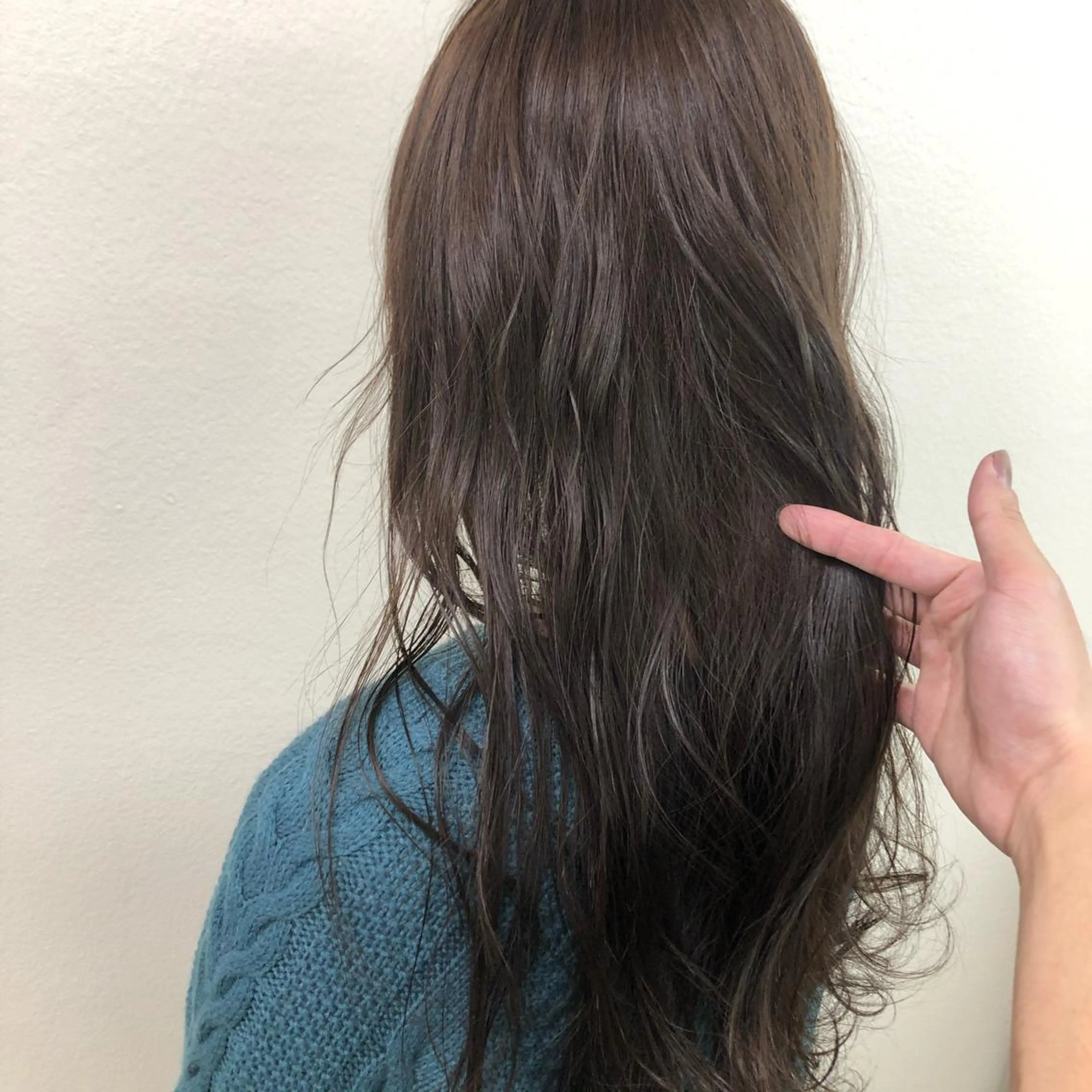 ロング カラー ヘアアレンジ 外苑前NO.1艶髪 透明感カラーのヘアスタイル