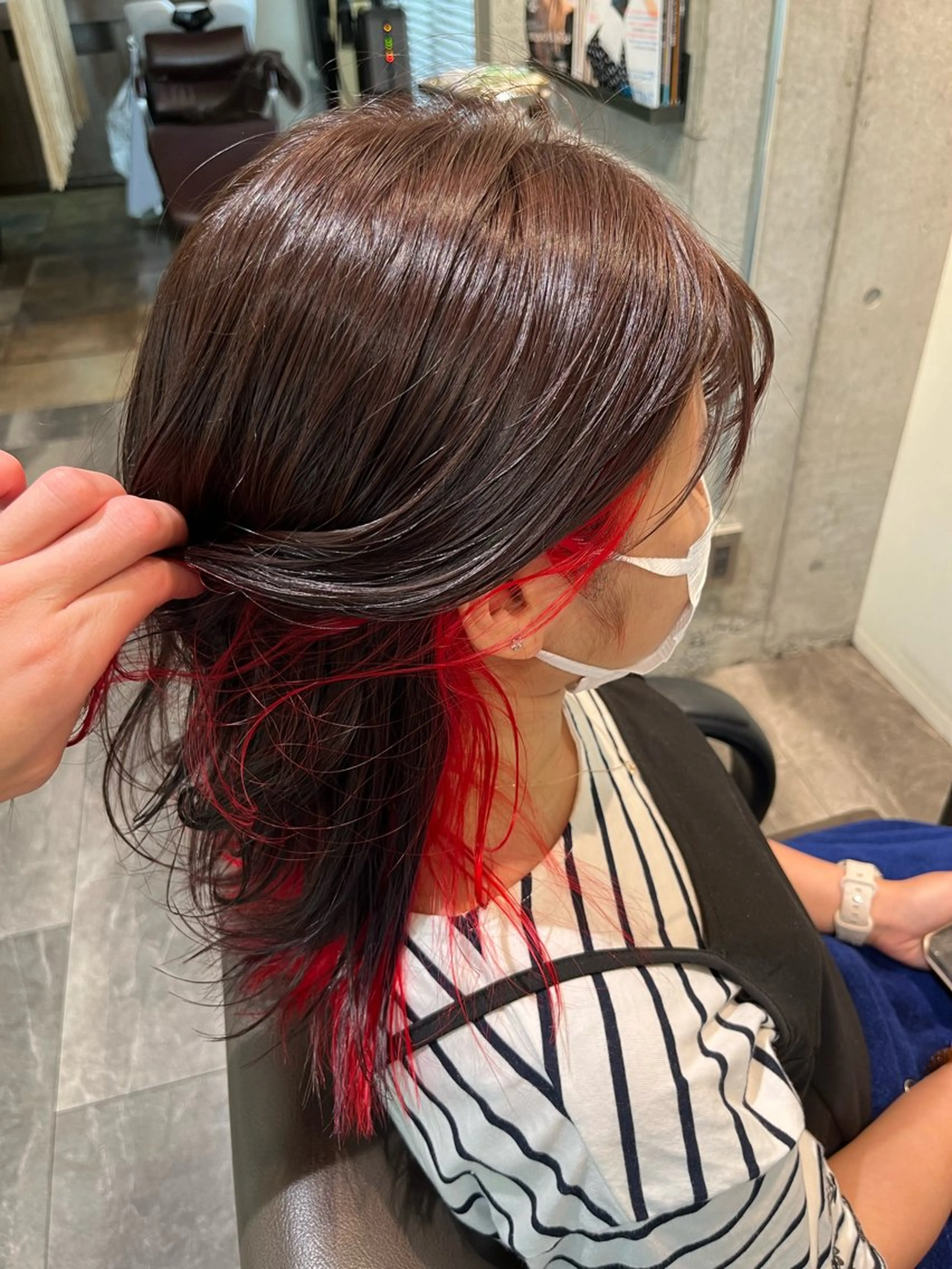 セミロング カラー インナーカラー est   gracieux所属・🔥坂本 リョウ🔥のヘアスタイル